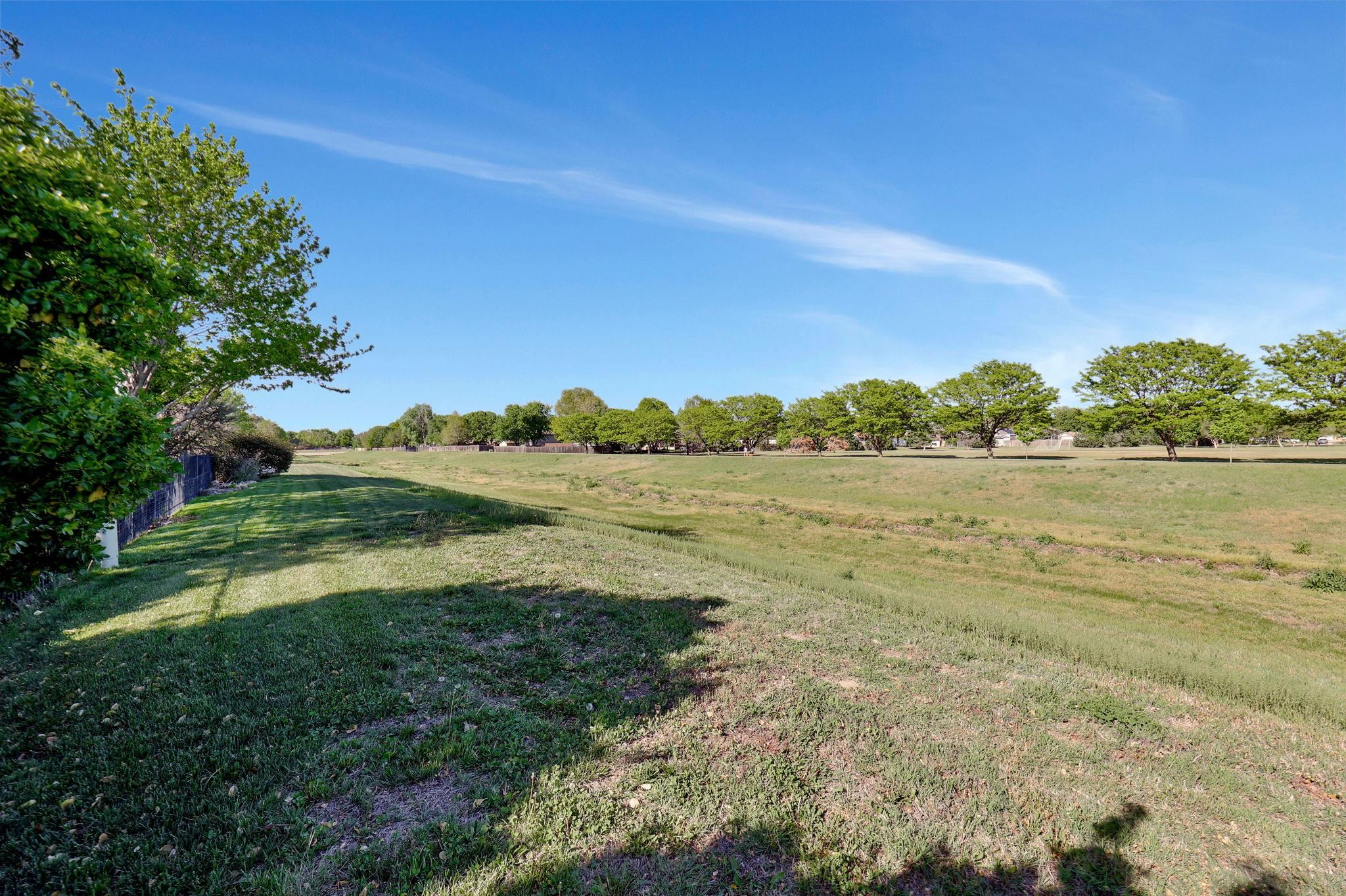 Wichita, Kansas 67212, United States, 5 Bedrooms Bedrooms, ,3 BathroomsBathrooms,Residential,Pending,59492