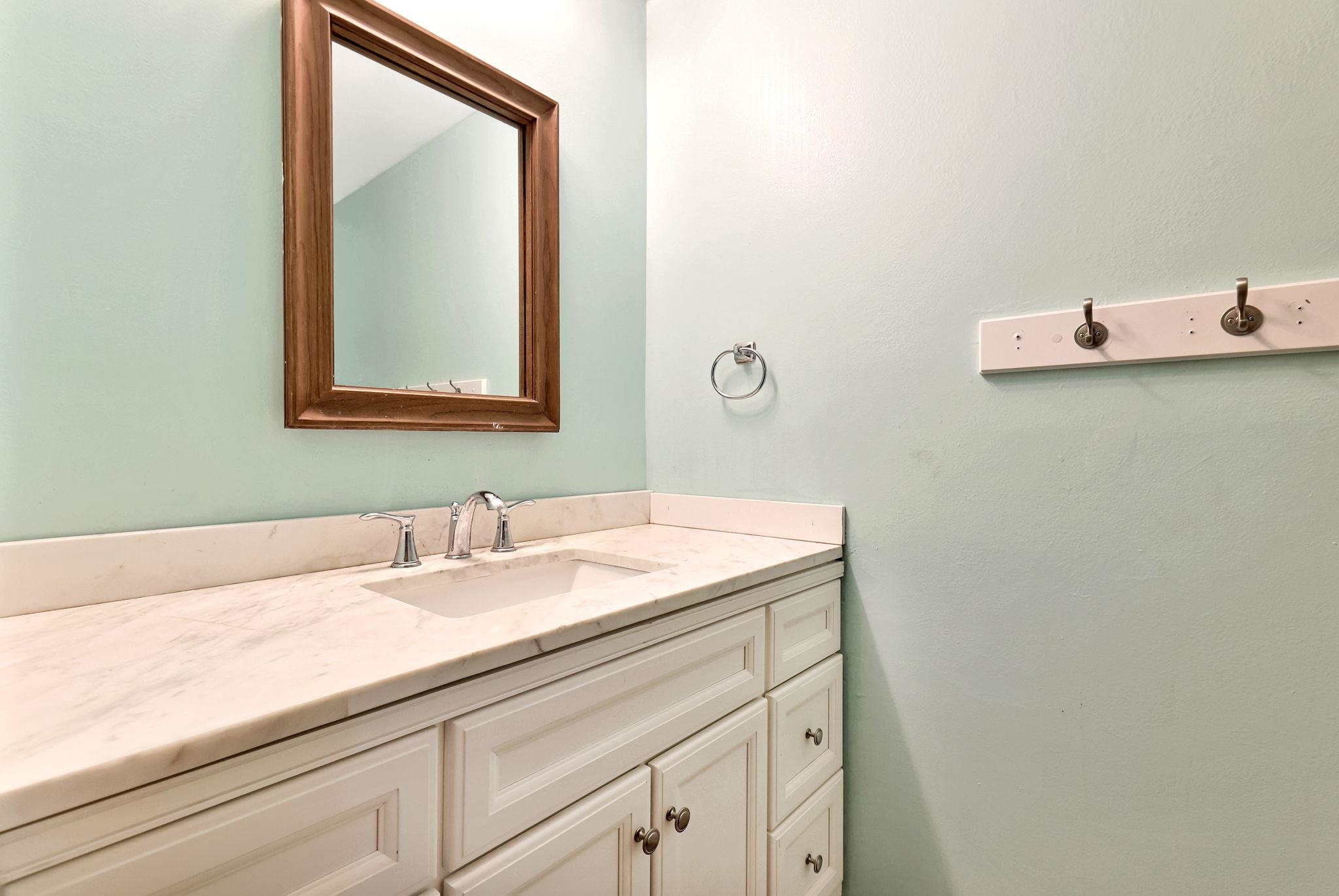 Wichita, Kansas 67212, United States, 5 Bedrooms Bedrooms, ,3 BathroomsBathrooms,Residential,Pending,59492