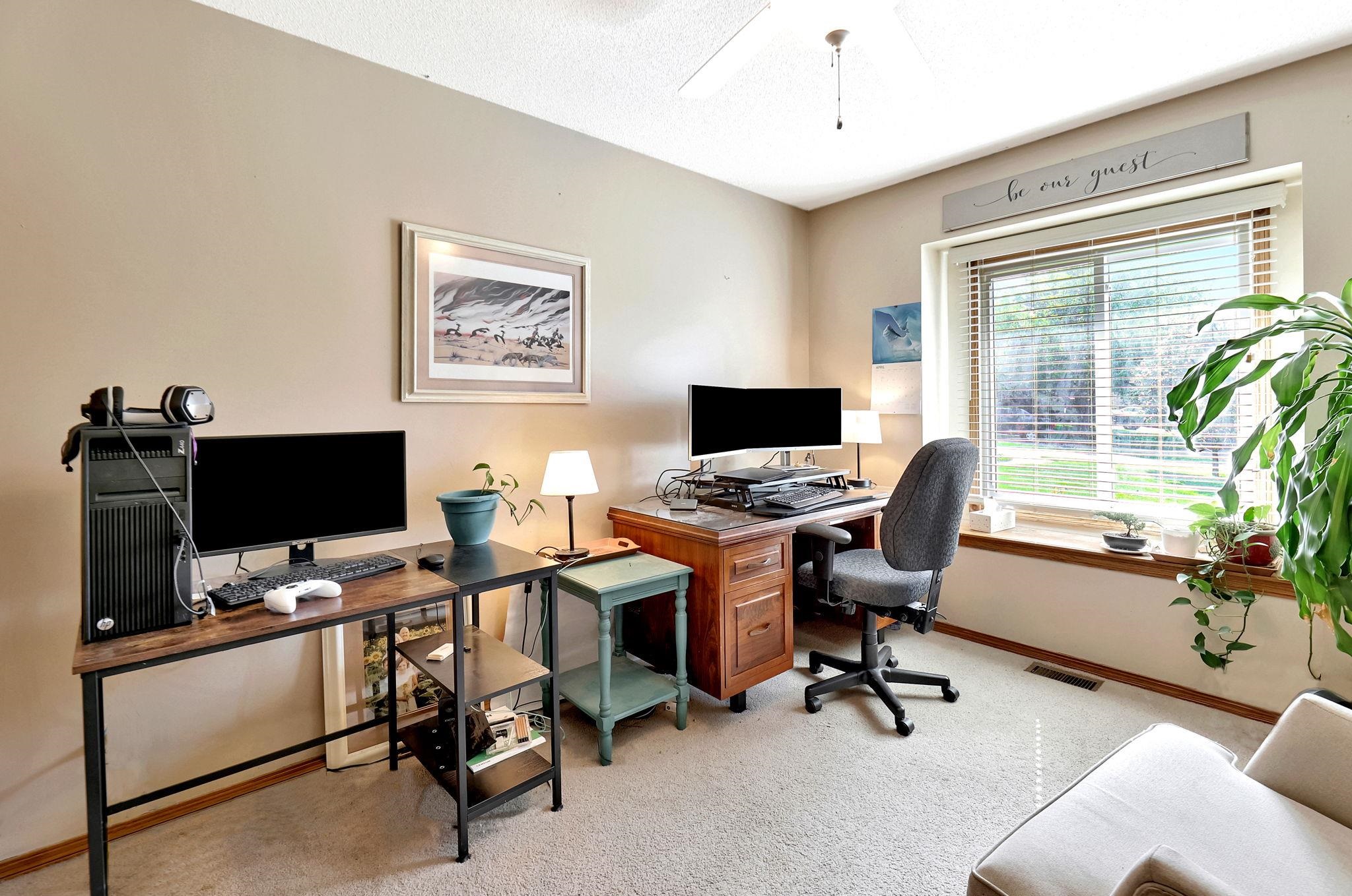 Wichita, Kansas 67212, United States, 5 Bedrooms Bedrooms, ,3 BathroomsBathrooms,Residential,Pending,59492