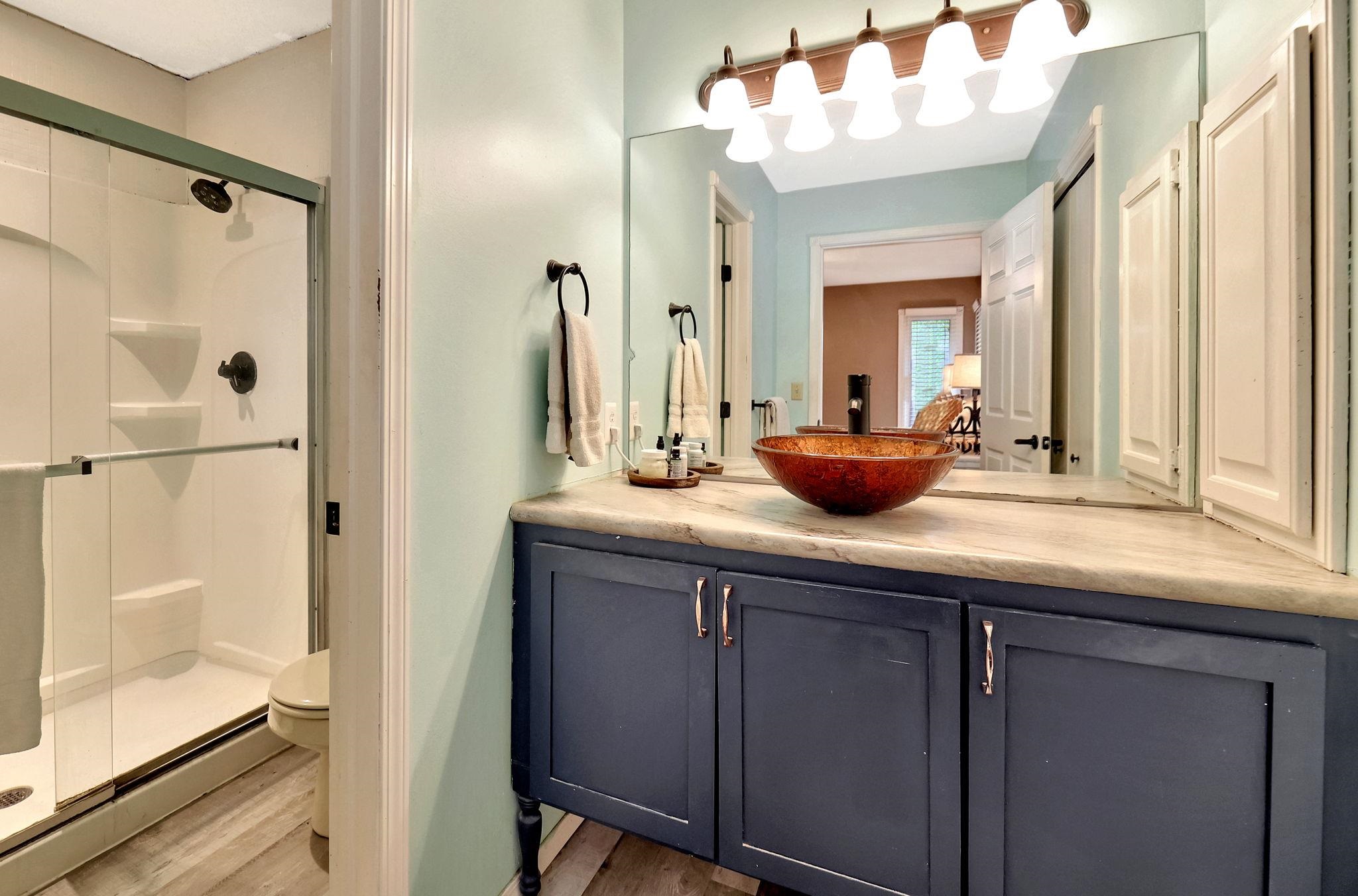 Wichita, Kansas 67212, United States, 5 Bedrooms Bedrooms, ,3 BathroomsBathrooms,Residential,Pending,59492