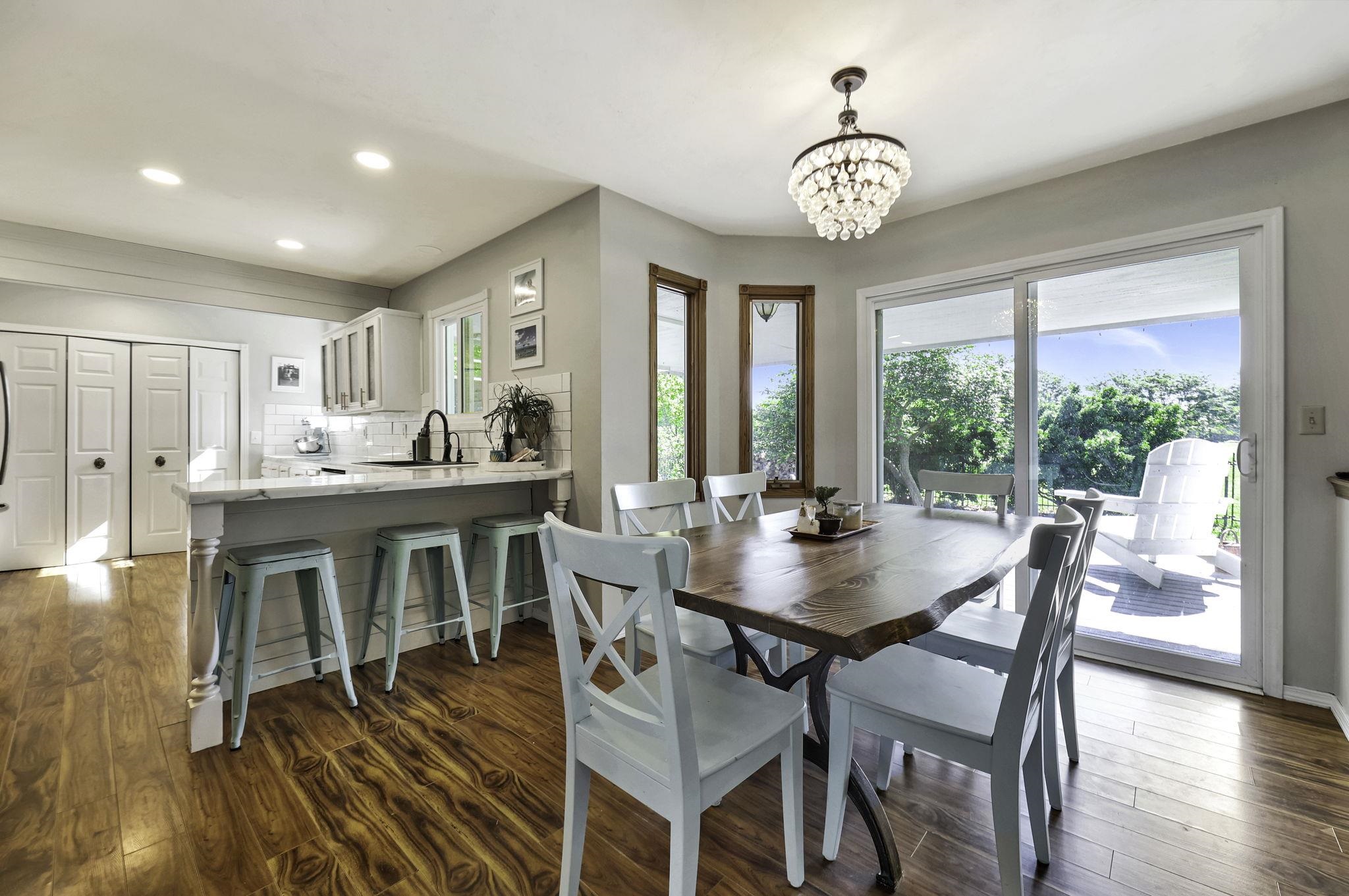 Wichita, Kansas 67212, United States, 5 Bedrooms Bedrooms, ,3 BathroomsBathrooms,Residential,Pending,59492