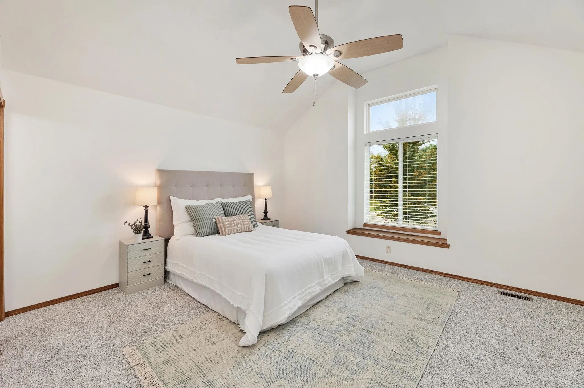 Wichita, Kansas 67209, United States, 4 Bedrooms Bedrooms, ,3 BathroomsBathrooms,Residential,Pending,42100