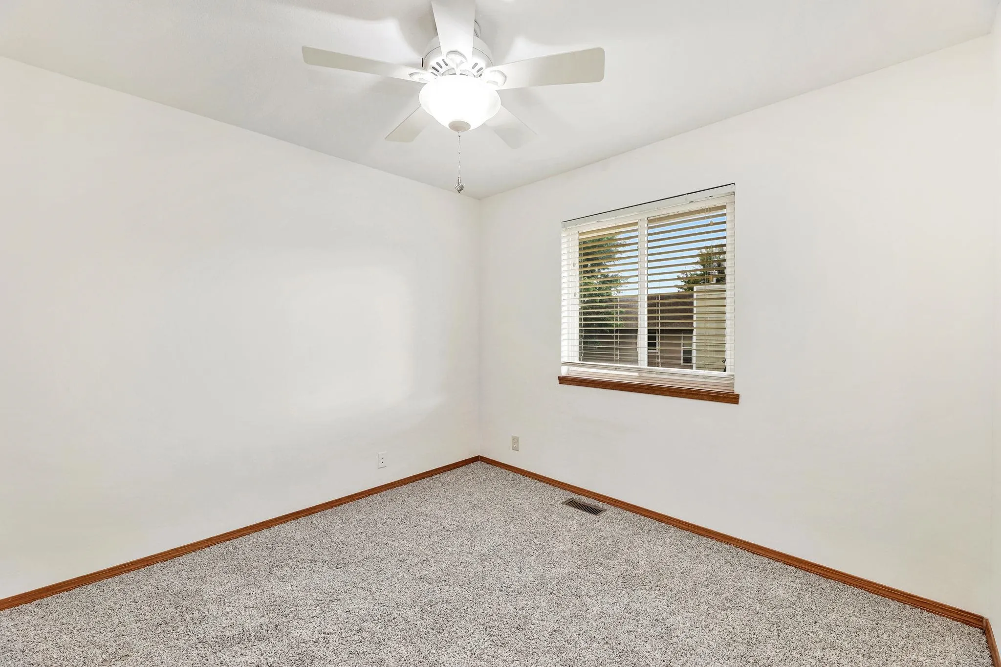 Wichita, Kansas 67209, United States, 4 Bedrooms Bedrooms, ,3 BathroomsBathrooms,Residential,Pending,42100