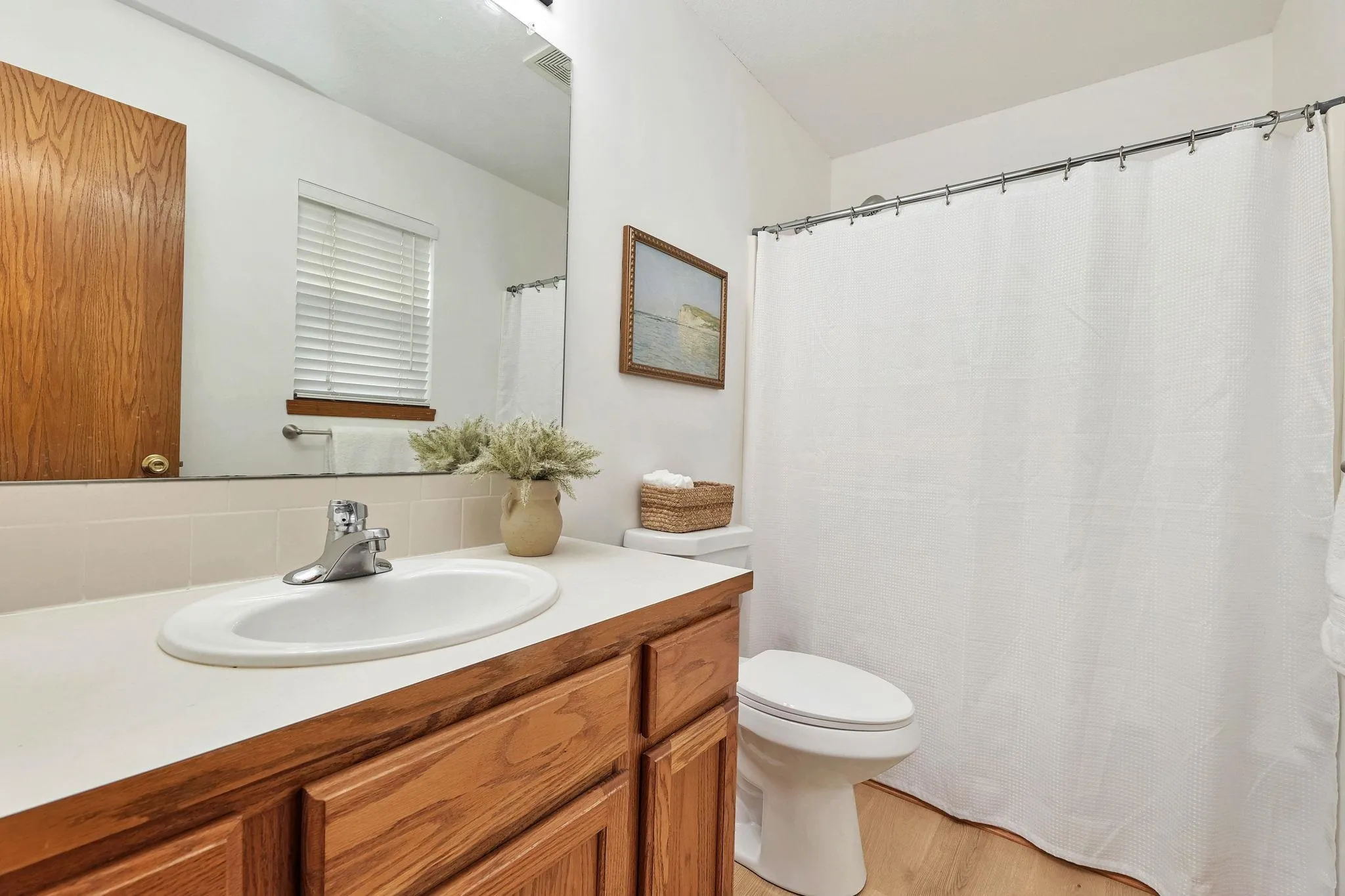 Wichita, Kansas 67209, United States, 4 Bedrooms Bedrooms, ,3 BathroomsBathrooms,Residential,Pending,42100