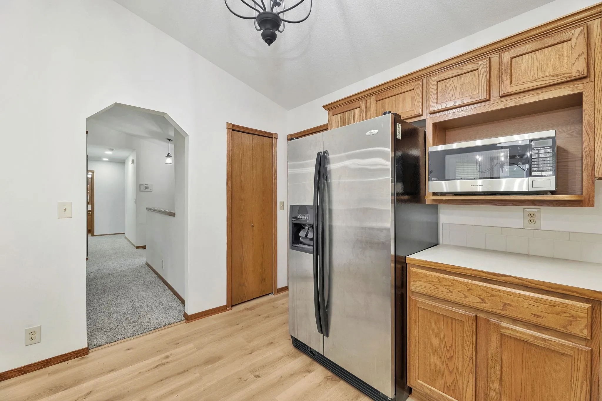 Wichita, Kansas 67209, United States, 4 Bedrooms Bedrooms, ,3 BathroomsBathrooms,Residential,Pending,42100