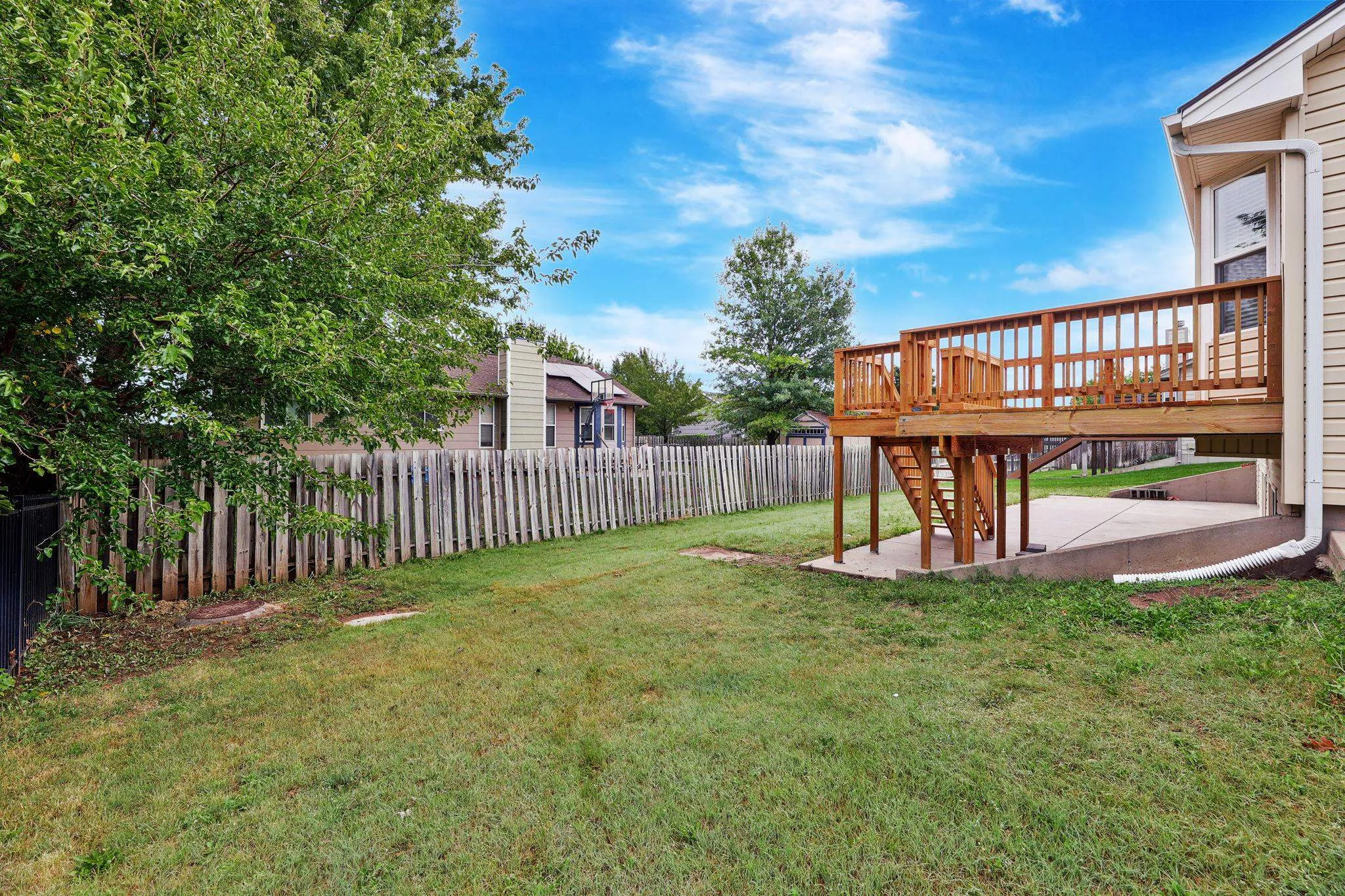 Wichita, Kansas 67209, United States, 4 Bedrooms Bedrooms, ,3 BathroomsBathrooms,Residential,Pending,42100