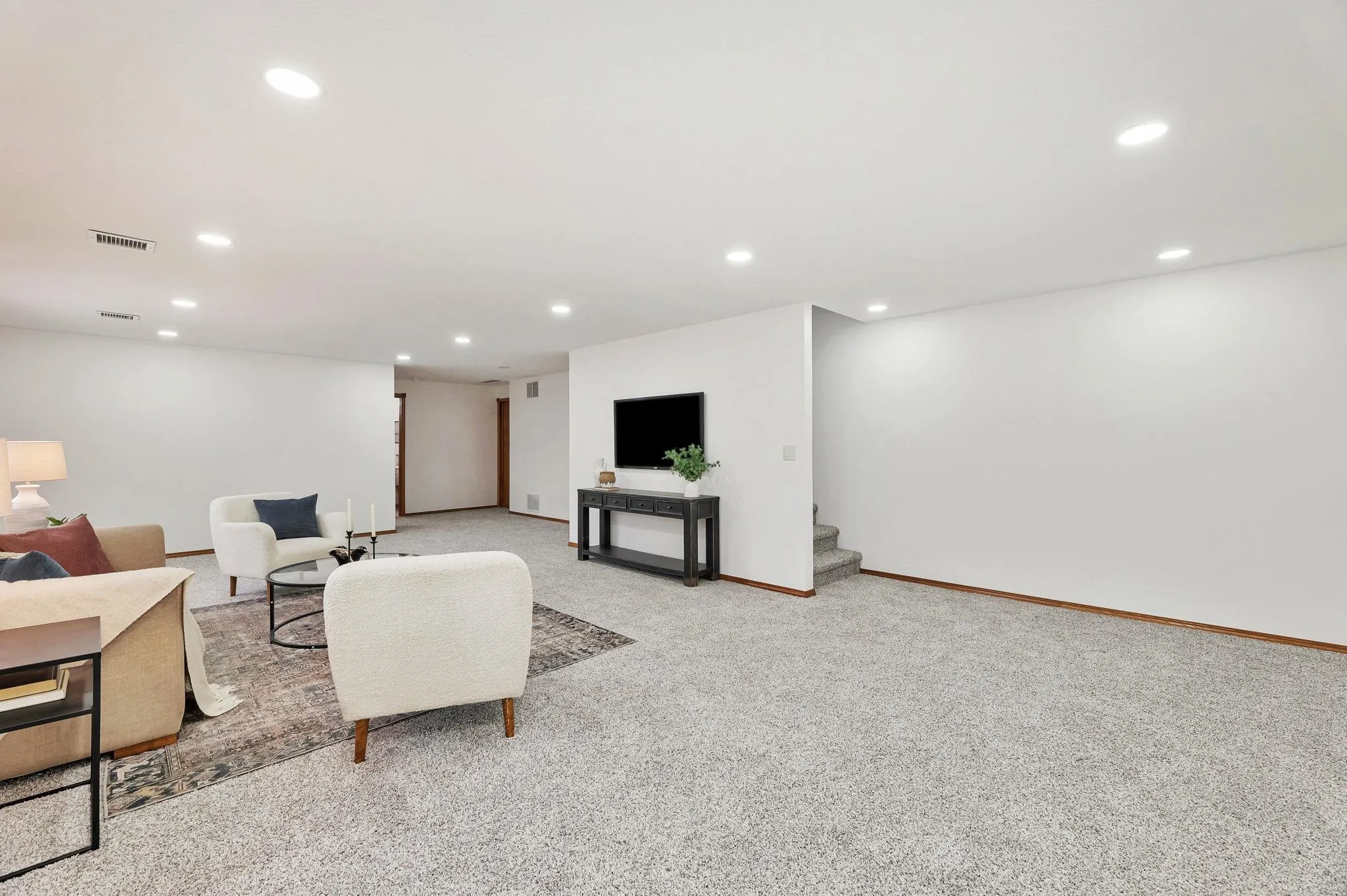 Wichita, Kansas 67209, United States, 4 Bedrooms Bedrooms, ,3 BathroomsBathrooms,Residential,Pending,42100