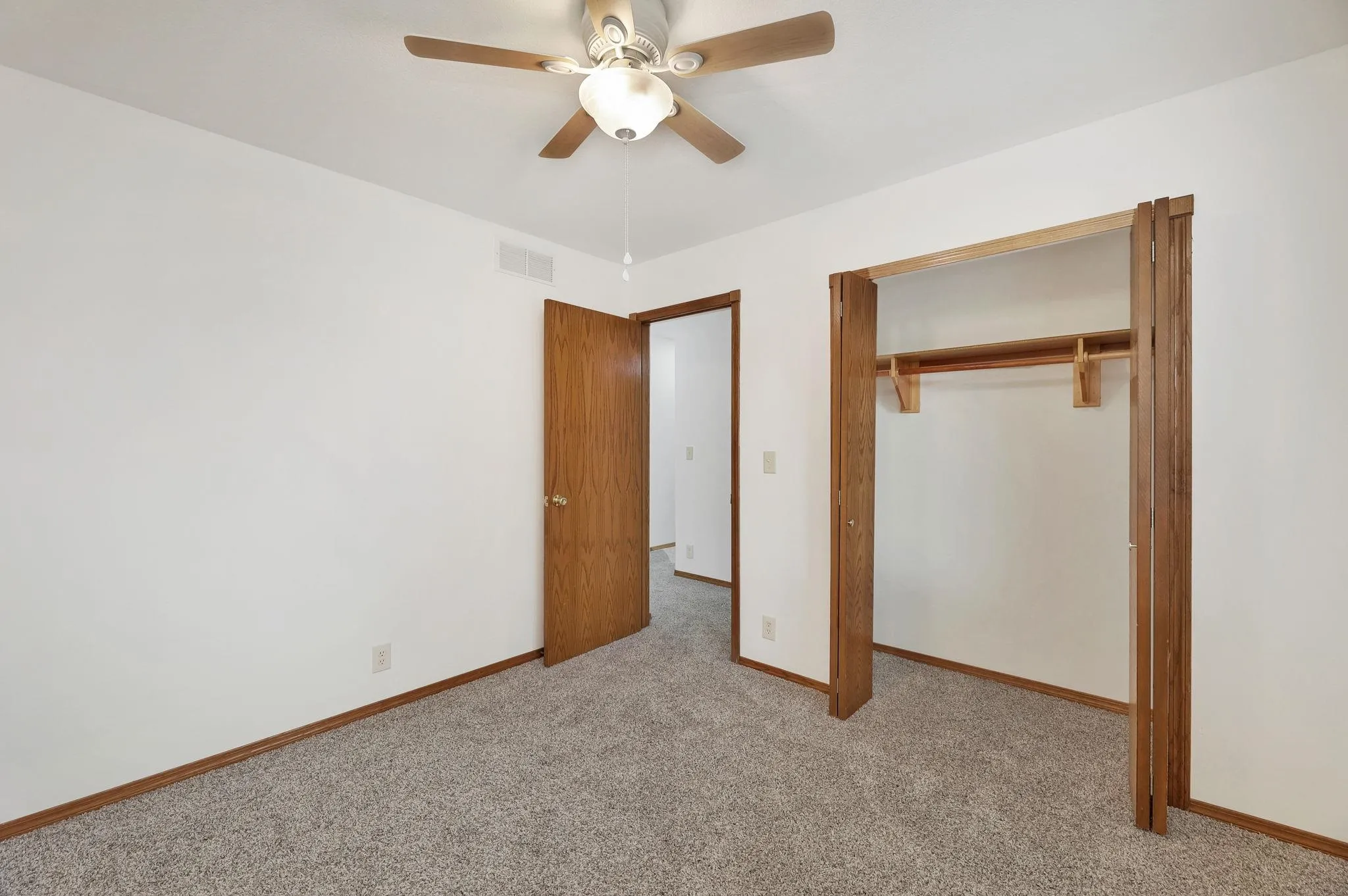 Wichita, Kansas 67209, United States, 4 Bedrooms Bedrooms, ,3 BathroomsBathrooms,Residential,Pending,42100