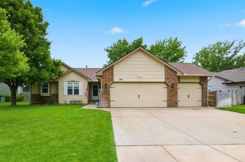 Homes For Sale - 301 E Valley Park Dr<br/> Valley Center, KS 67147
