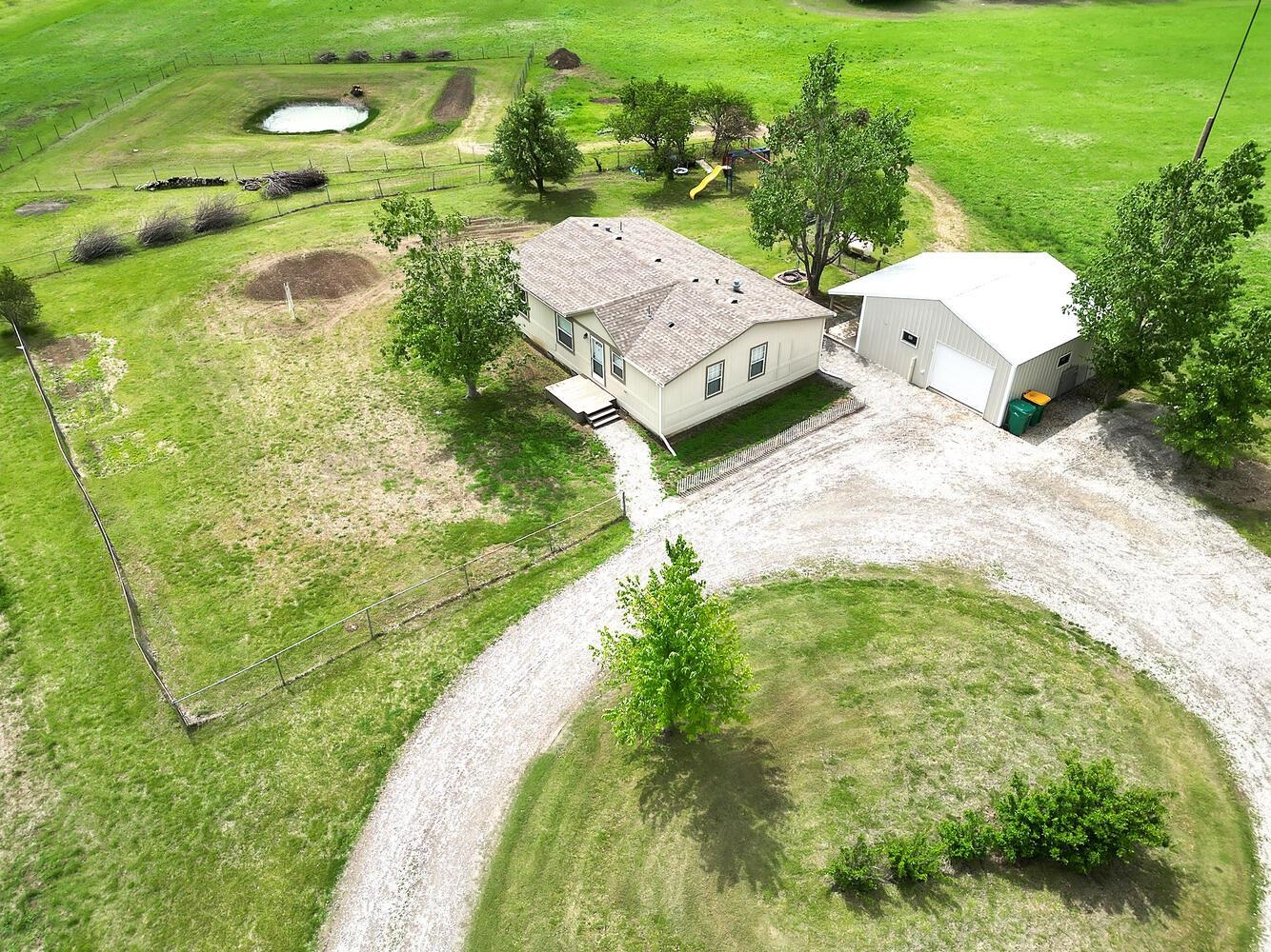 807 W Fox Brier Rd, Rose Hill, Kansas image 2