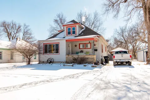 911 E 8th St, Newton, KS MLS: 650795