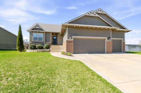 Homes For Sale - 2609 N Sandstone St<br/> Andover, KS 67002