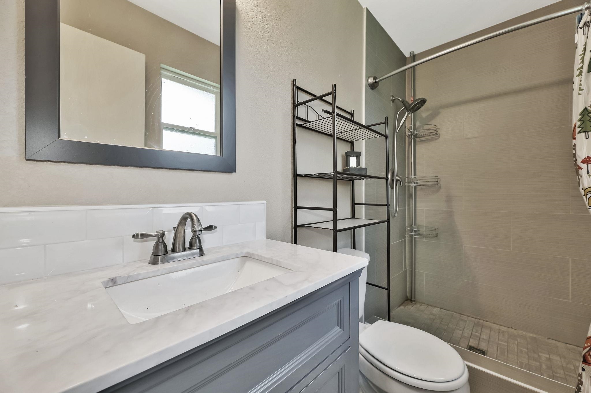 Haysville, Kansas 67060, United States, 3 Bedrooms Bedrooms, ,3 BathroomsBathrooms,Residential,Pending,61714