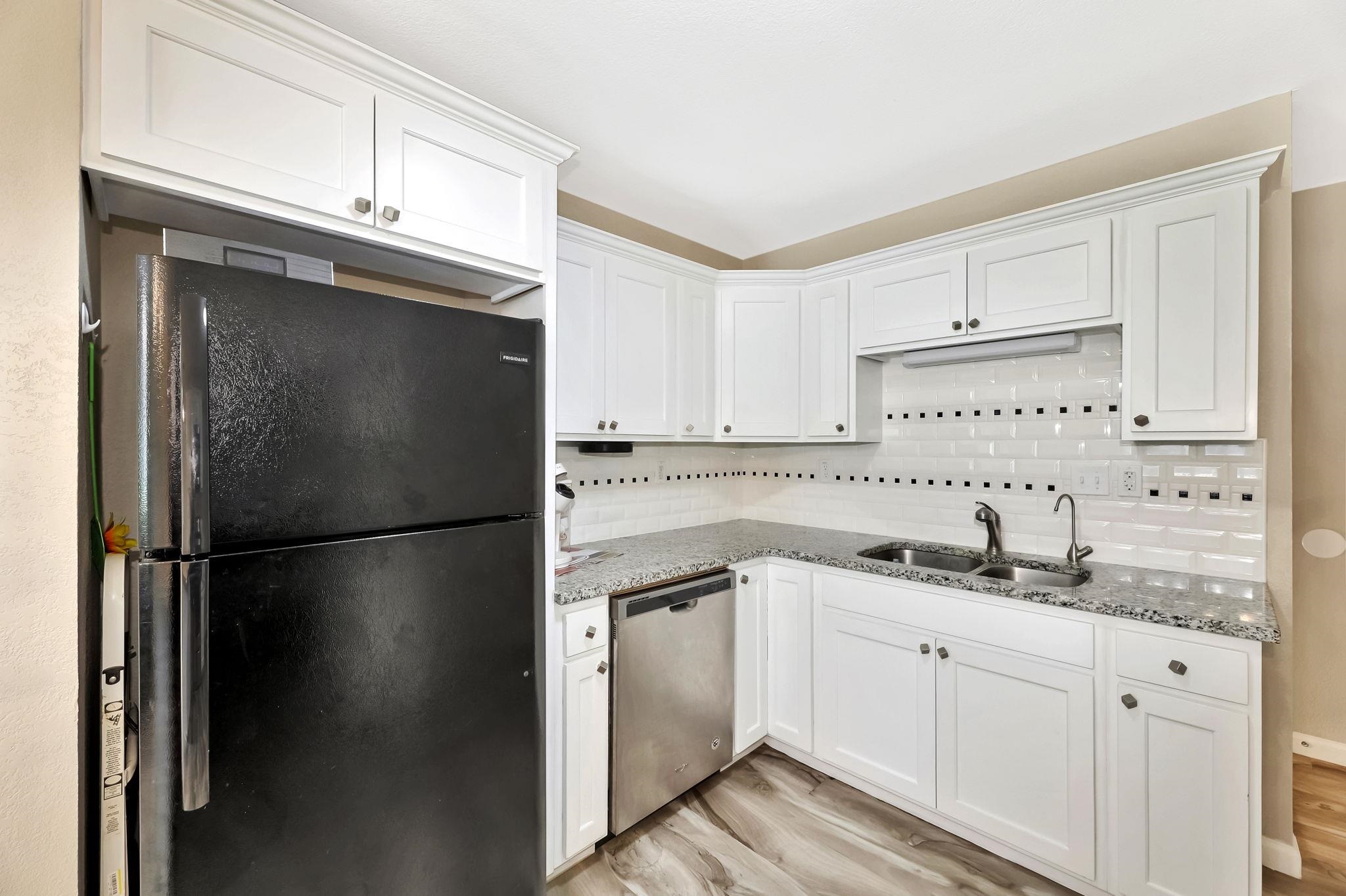 Haysville, Kansas 67060, United States, 3 Bedrooms Bedrooms, ,3 BathroomsBathrooms,Residential,Pending,61714