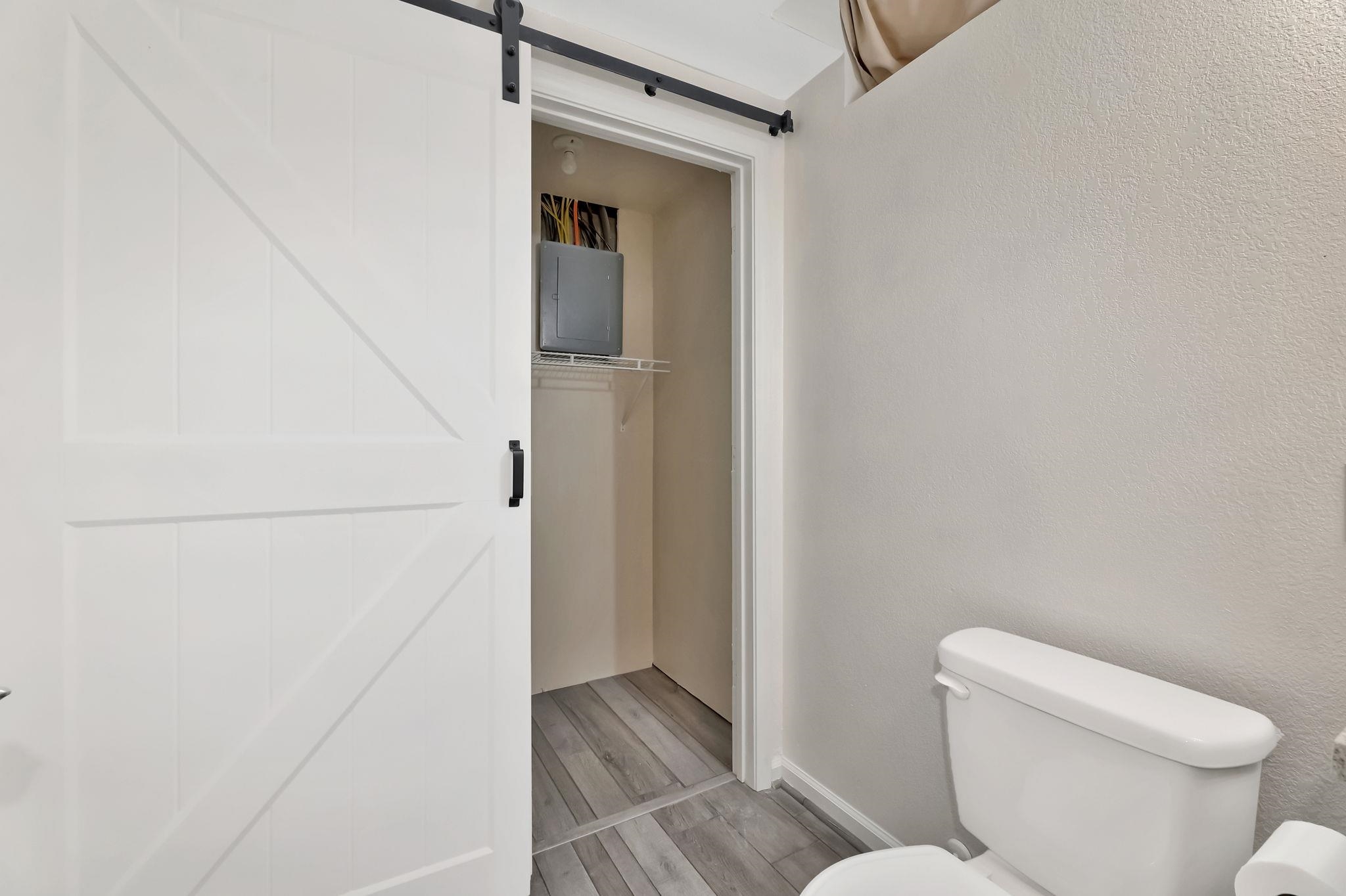 Haysville, Kansas 67060, United States, 3 Bedrooms Bedrooms, ,3 BathroomsBathrooms,Residential,Pending,61714