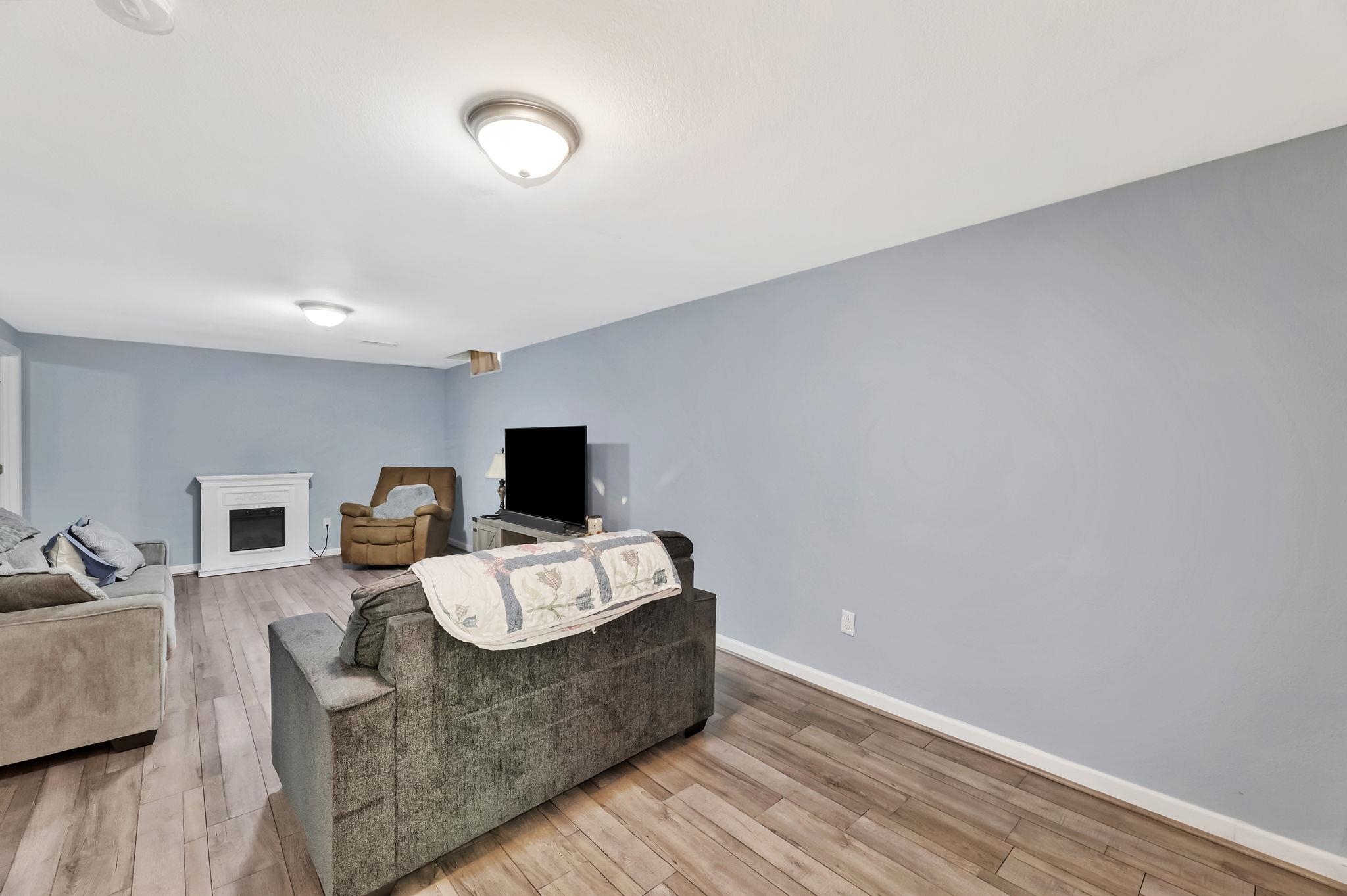 Haysville, Kansas 67060, United States, 3 Bedrooms Bedrooms, ,3 BathroomsBathrooms,Residential,Pending,61714