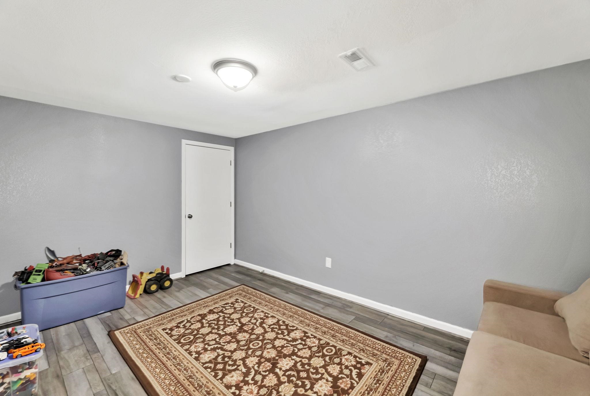 Haysville, Kansas 67060, United States, 3 Bedrooms Bedrooms, ,3 BathroomsBathrooms,Residential,Pending,61714