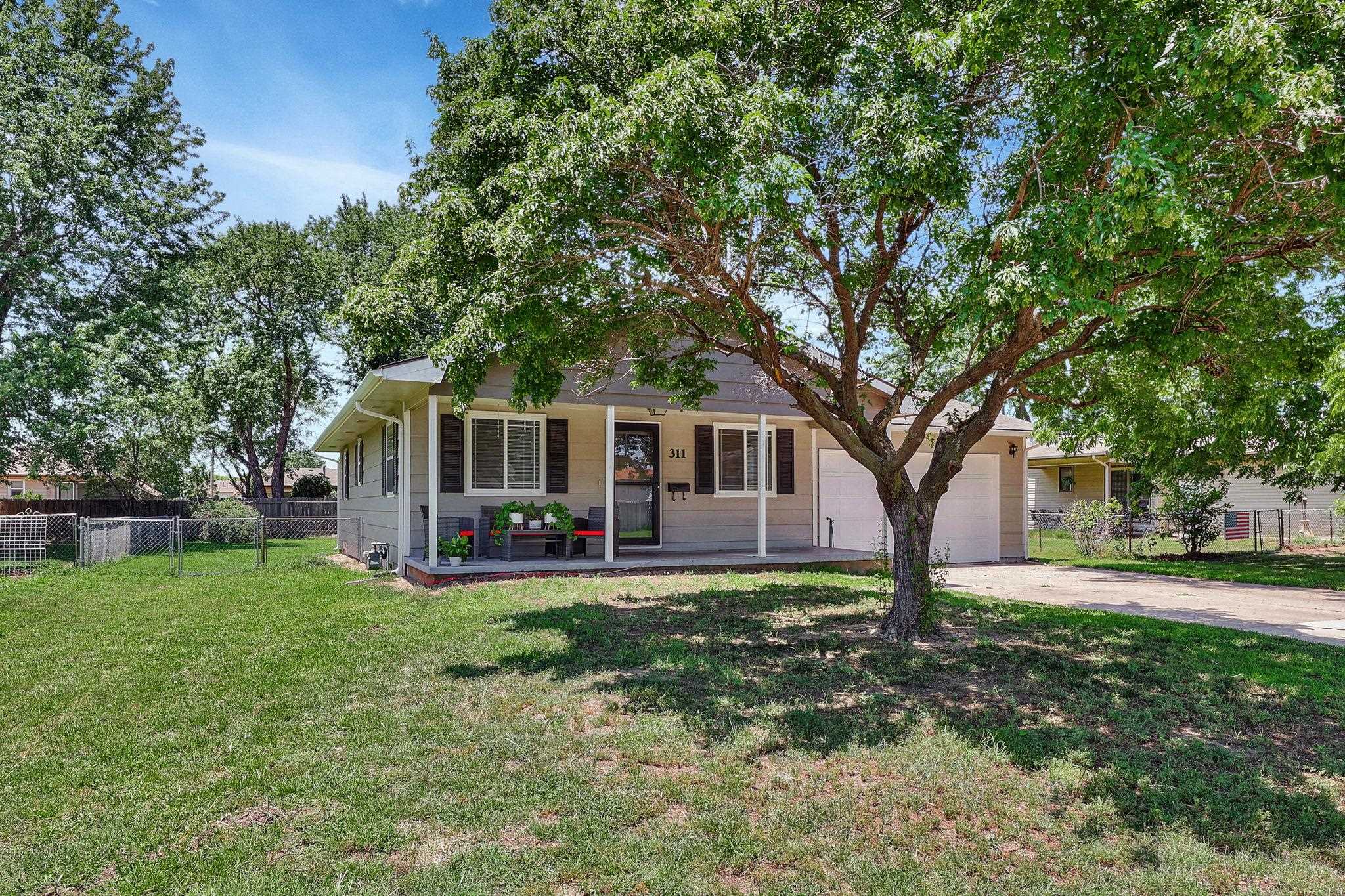 Haysville, Kansas 67060, United States, 3 Bedrooms Bedrooms, ,3 BathroomsBathrooms,Residential,Pending,61714