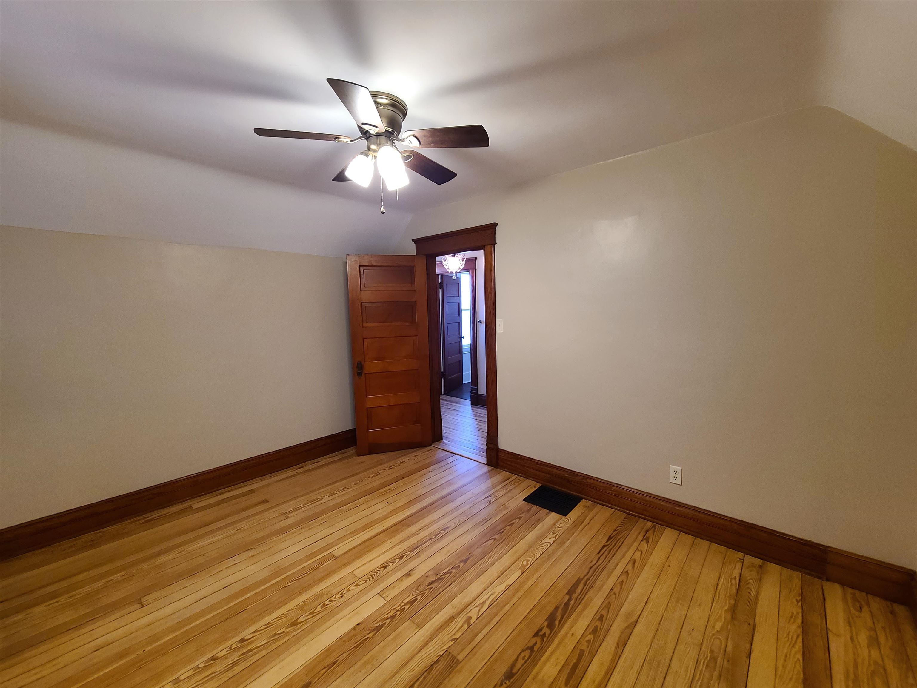 514 N Chestnut St, Lindsborg, Kansas image 23