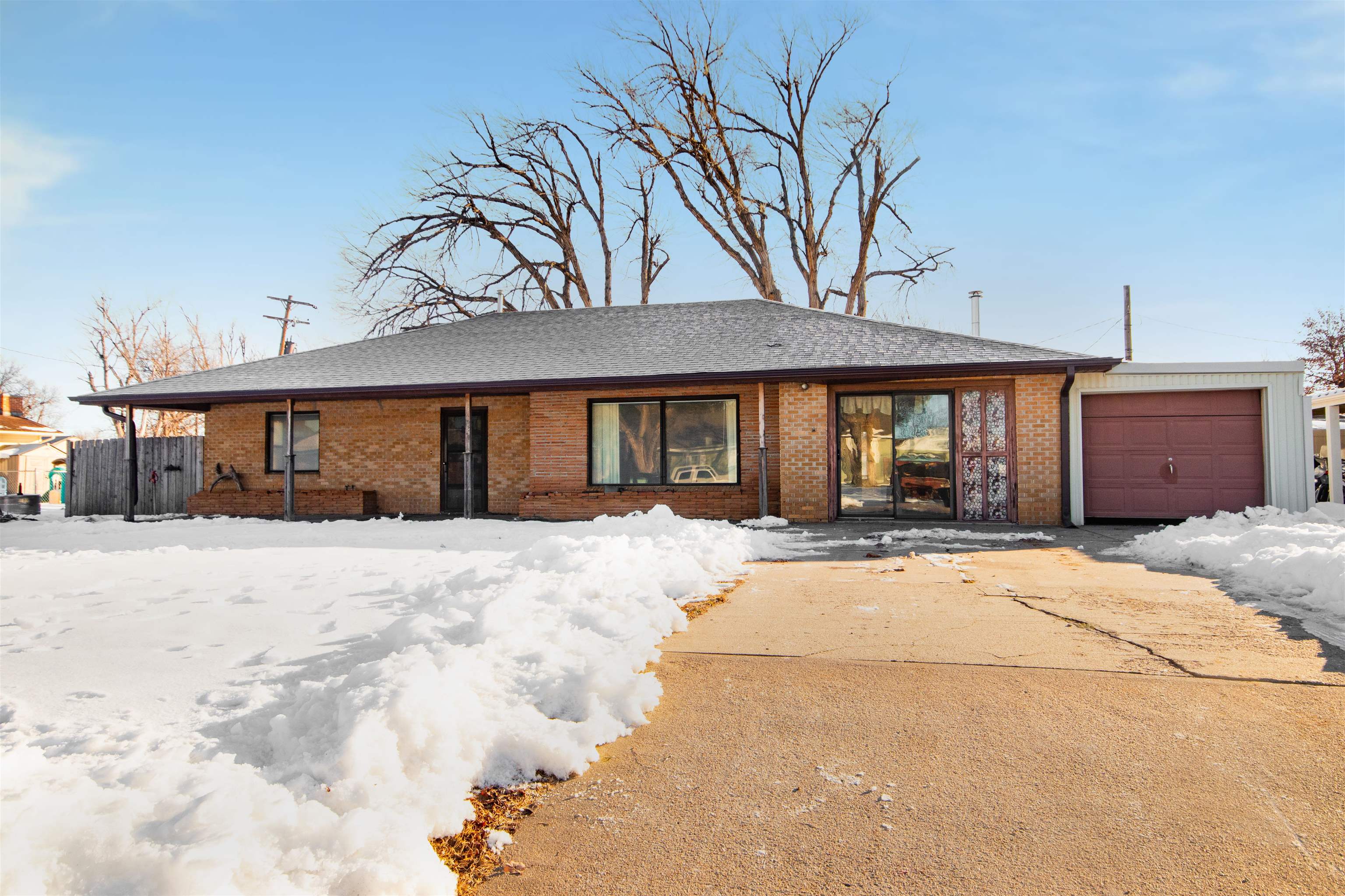 706 S Walnut St, Hutchinson, Kansas image 1