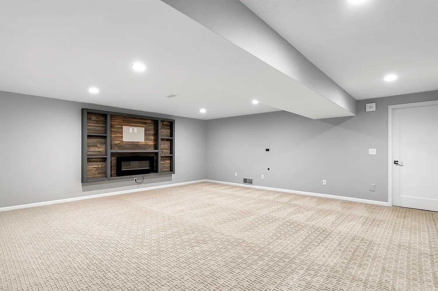 Wichita, Kansas 67226, United States, 4 Bedrooms Bedrooms, ,4 BathroomsBathrooms,Residential,Pending,159424