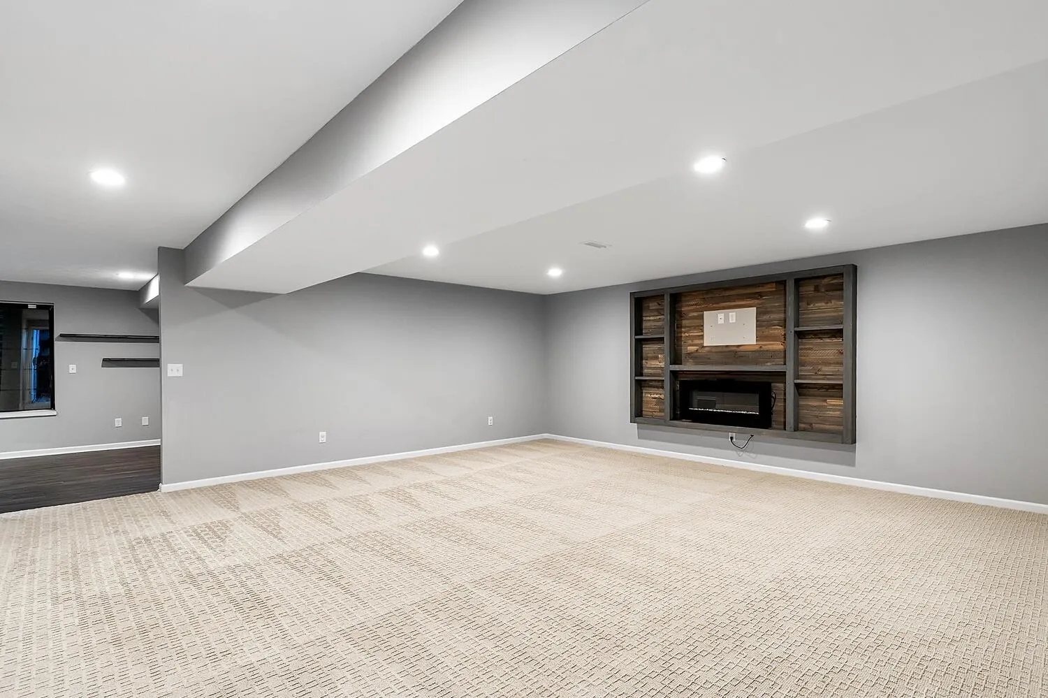 Wichita, Kansas 67226, United States, 4 Bedrooms Bedrooms, ,4 BathroomsBathrooms,Residential,Pending,159424