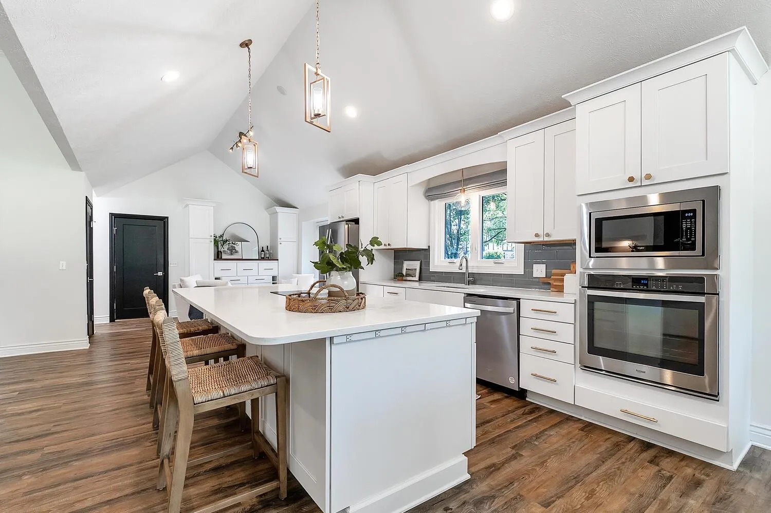 Wichita, Kansas 67226, United States, 4 Bedrooms Bedrooms, ,4 BathroomsBathrooms,Residential,Pending,159424