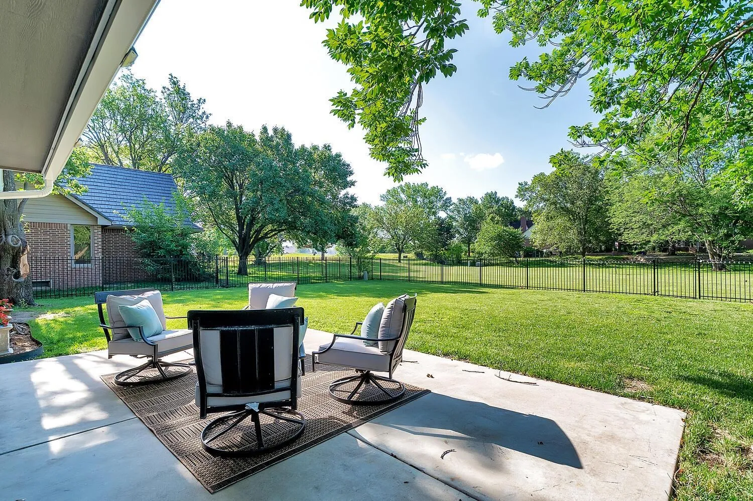 Wichita, Kansas 67226, United States, 4 Bedrooms Bedrooms, ,4 BathroomsBathrooms,Residential,Pending,159424