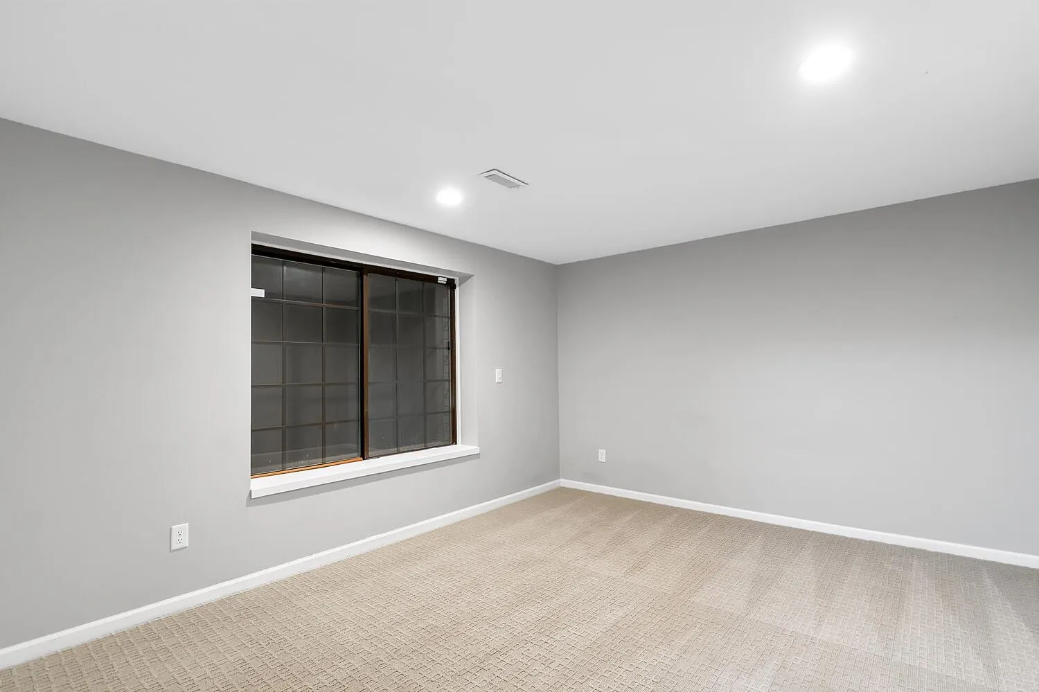 Wichita, Kansas 67226, United States, 4 Bedrooms Bedrooms, ,4 BathroomsBathrooms,Residential,Pending,159424