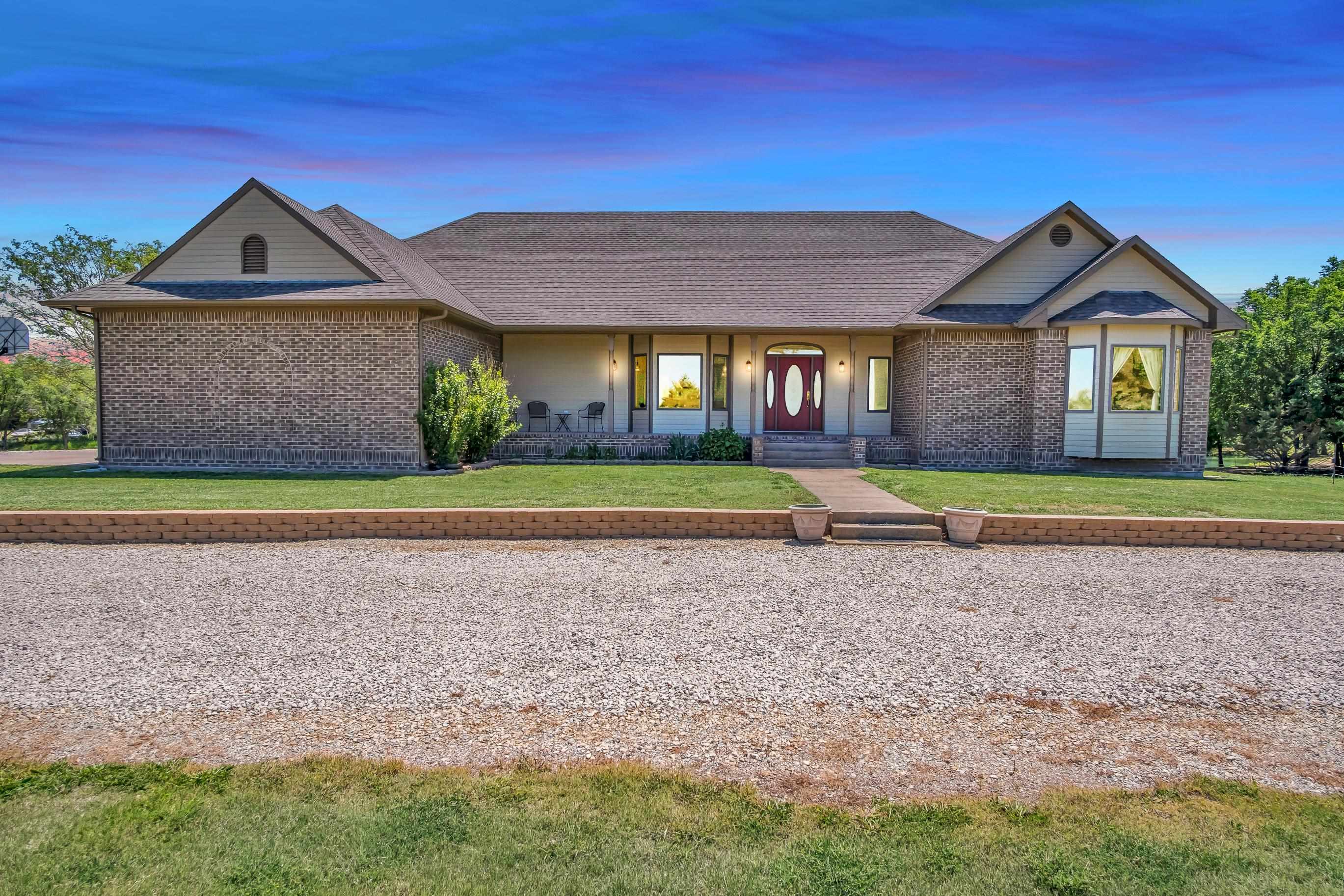 317 N Elm St, Hillsboro, Kansas image 1