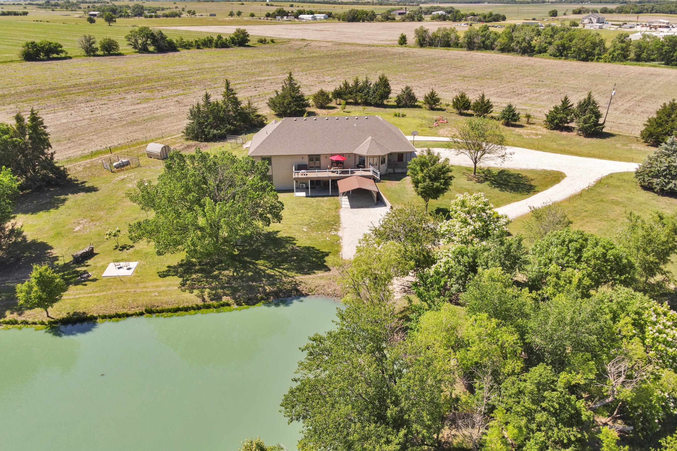 317 N Elm St, Hillsboro, Kansas image 33