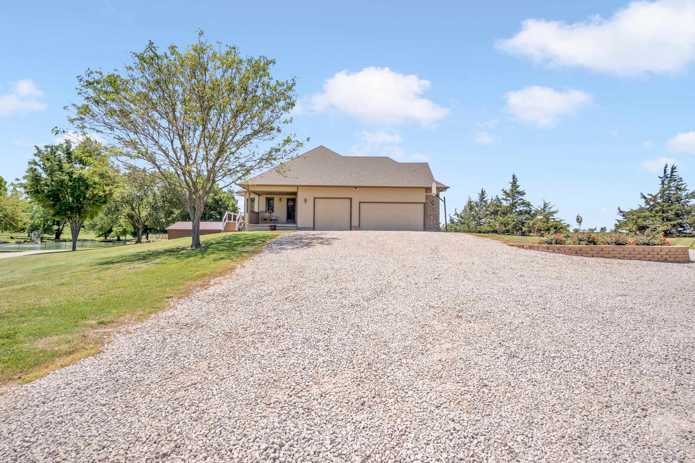 317 N Elm St, Hillsboro, Kansas image 2