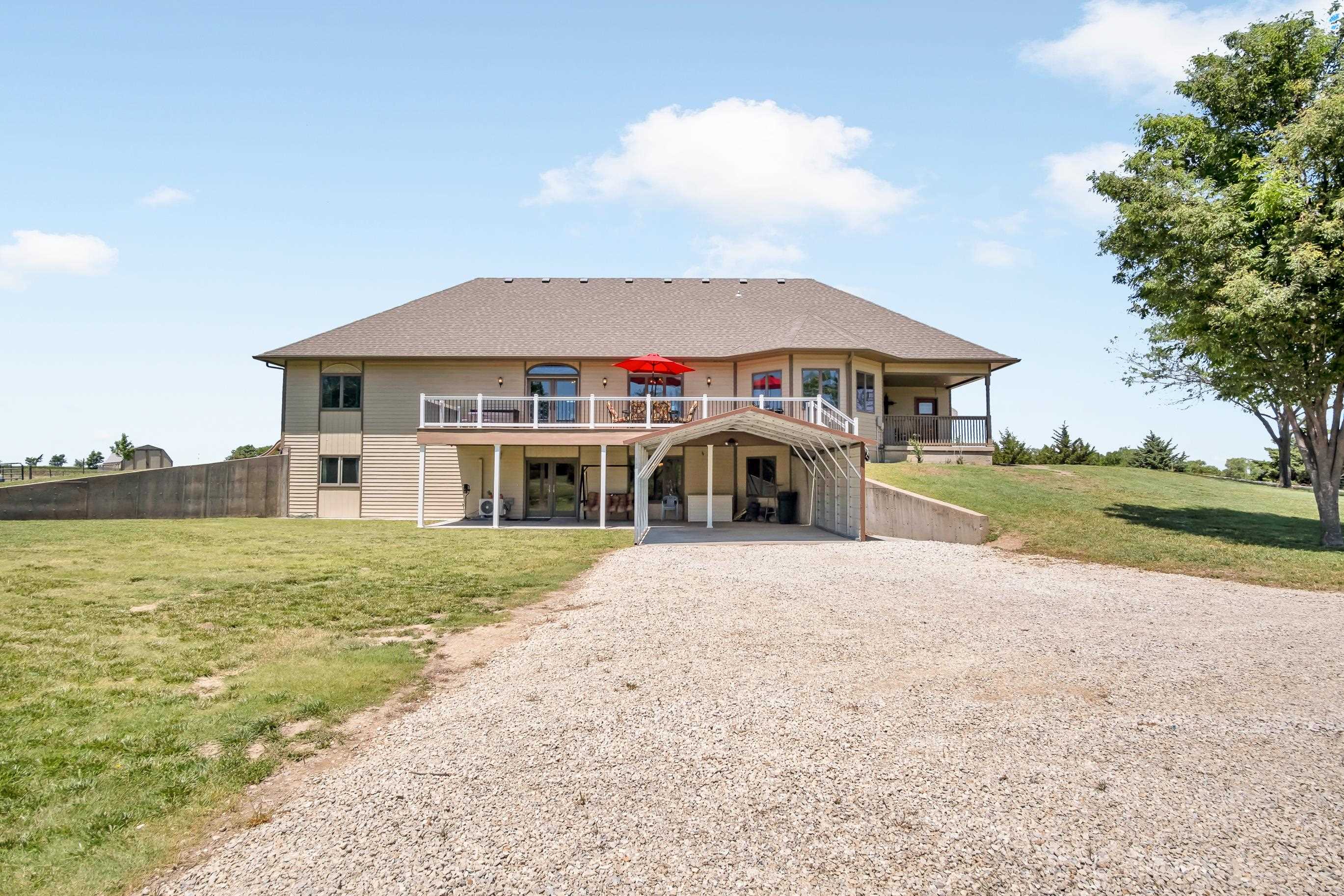 317 N Elm St, Hillsboro, Kansas image 3