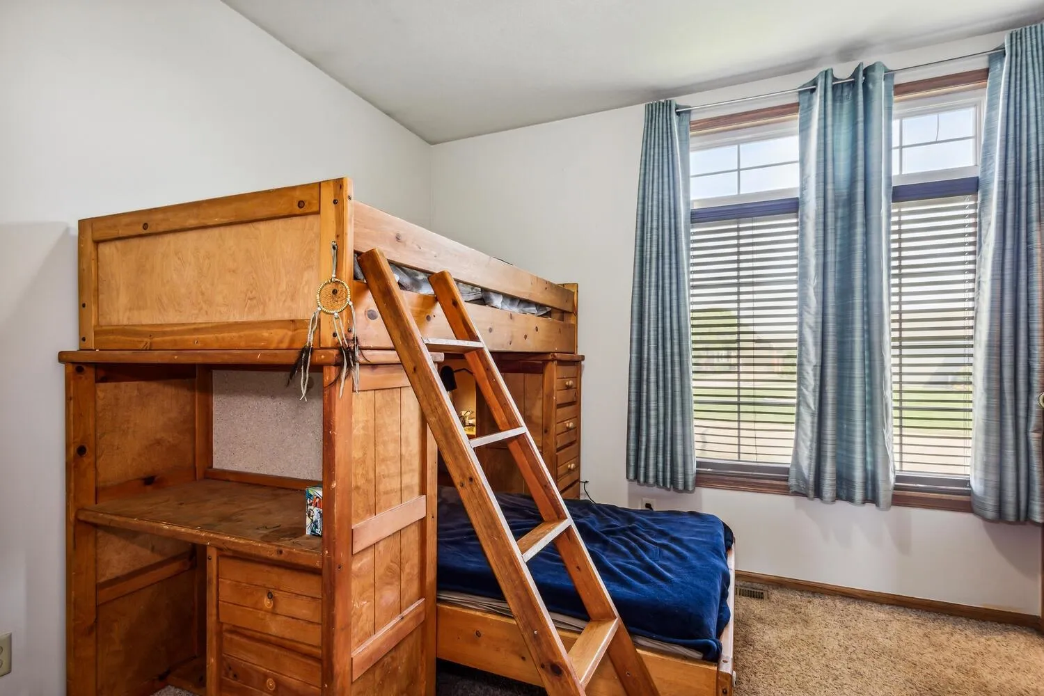 Cheney, Kansas 67025, United States, 4 Bedrooms Bedrooms, ,3 BathroomsBathrooms,Residential,Pending,49242