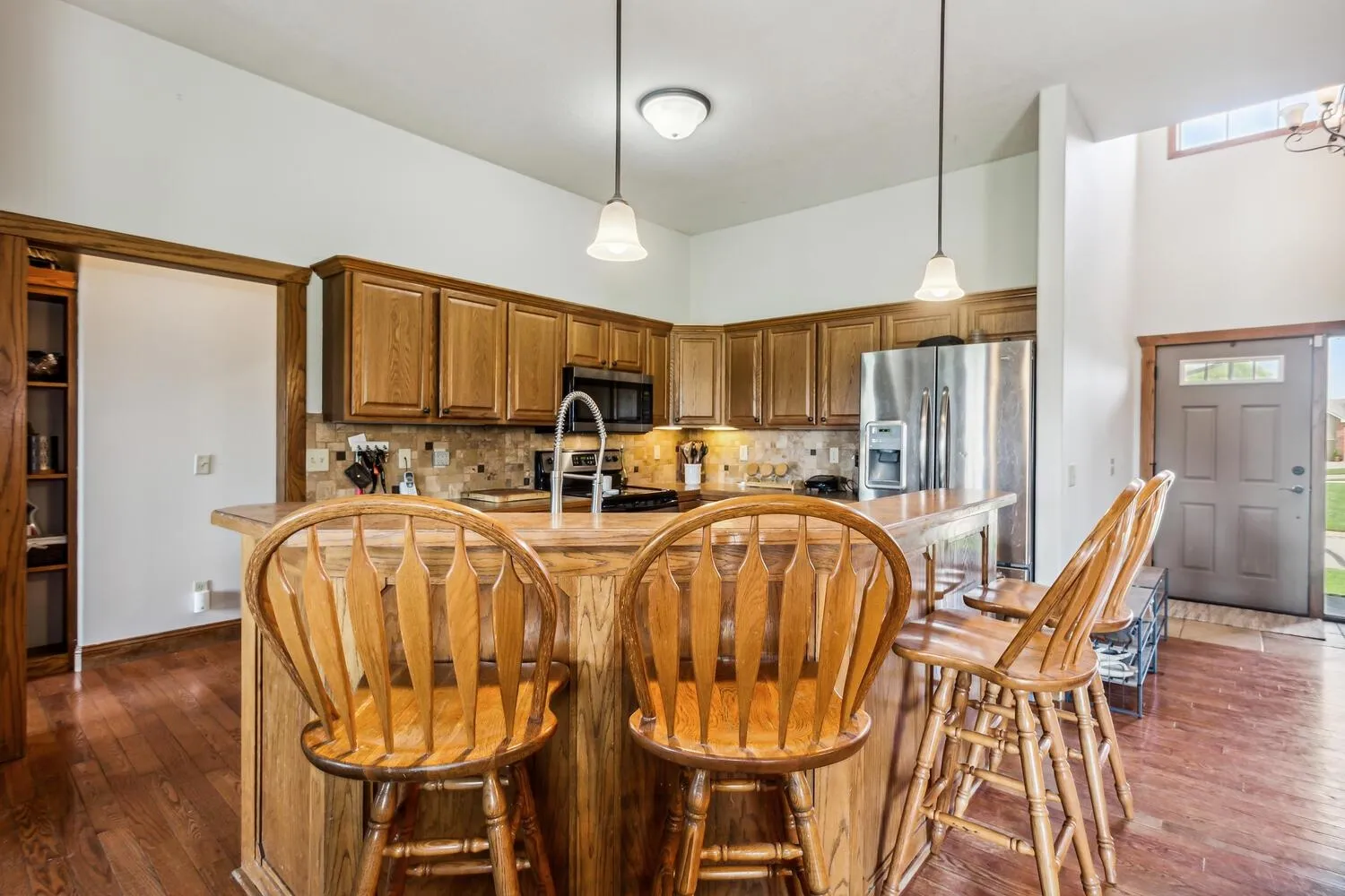 Cheney, Kansas 67025, United States, 4 Bedrooms Bedrooms, ,3 BathroomsBathrooms,Residential,Pending,49242