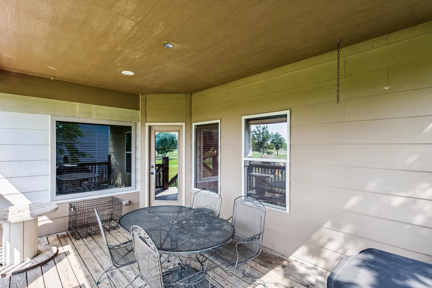 Cheney, Kansas 67025, United States, 4 Bedrooms Bedrooms, ,3 BathroomsBathrooms,Residential,Pending,49242