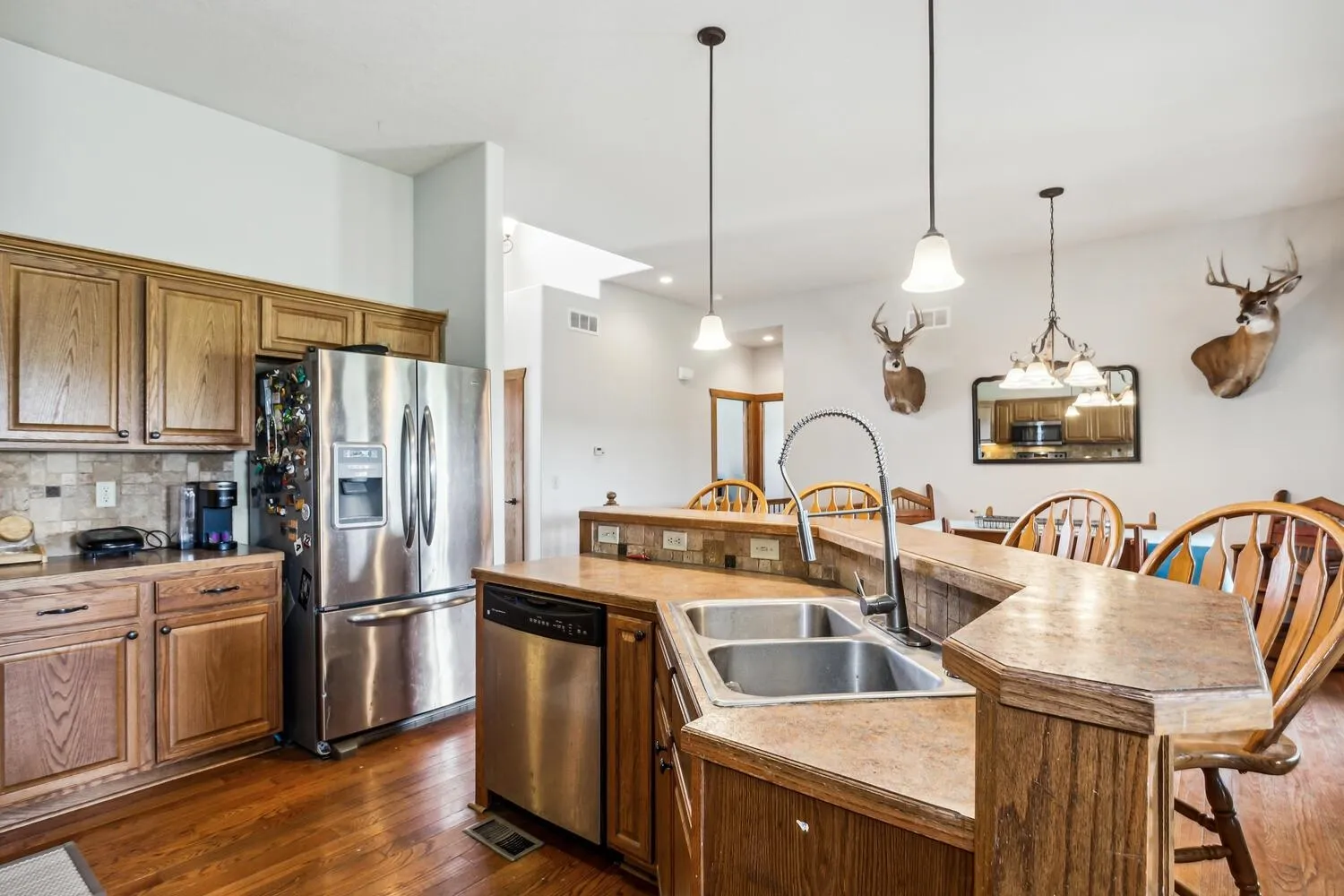 Cheney, Kansas 67025, United States, 4 Bedrooms Bedrooms, ,3 BathroomsBathrooms,Residential,Pending,49242