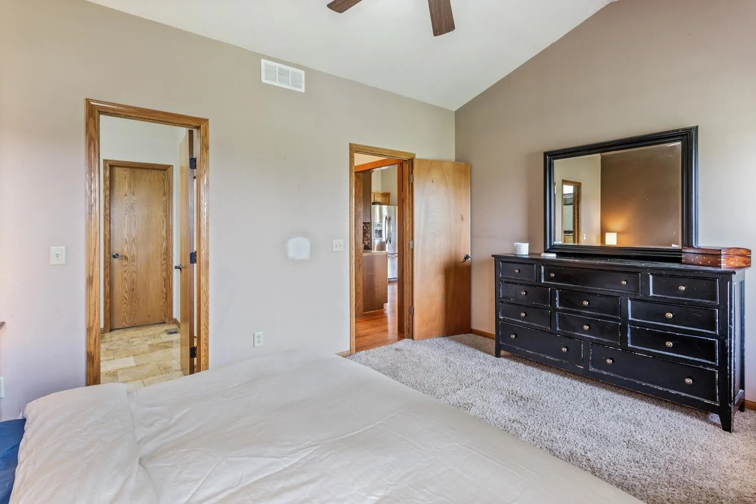 Cheney, Kansas 67025, United States, 4 Bedrooms Bedrooms, ,3 BathroomsBathrooms,Residential,Pending,49242