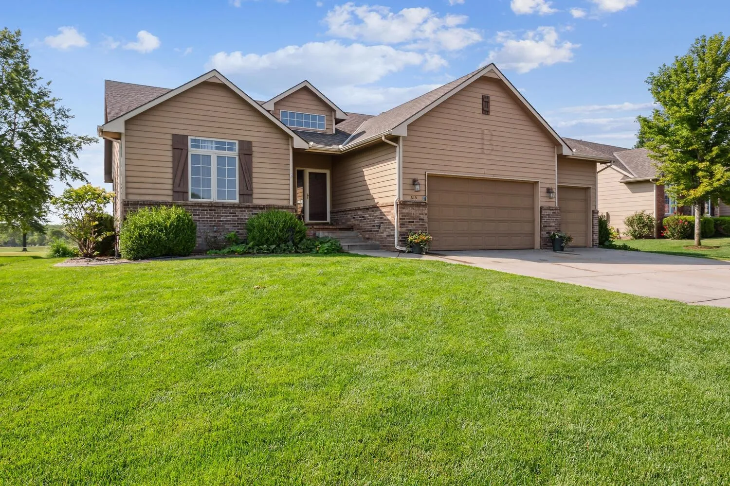 Cheney, Kansas 67025, United States, 4 Bedrooms Bedrooms, ,3 BathroomsBathrooms,Residential,Pending,49242