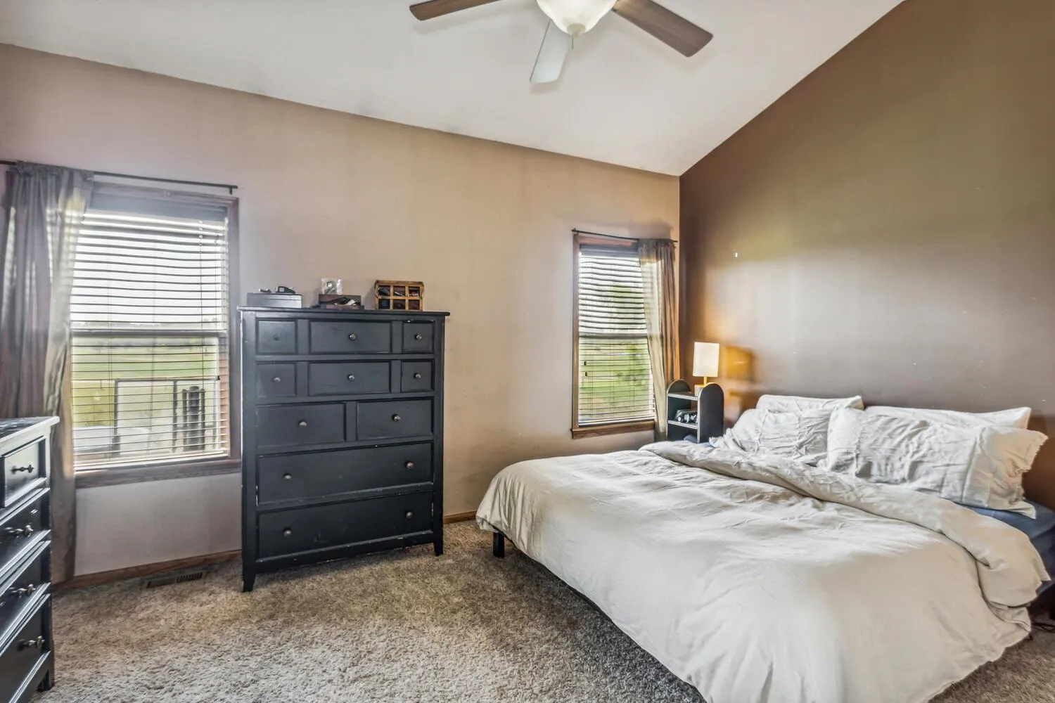 Cheney, Kansas 67025, United States, 4 Bedrooms Bedrooms, ,3 BathroomsBathrooms,Residential,Pending,49242