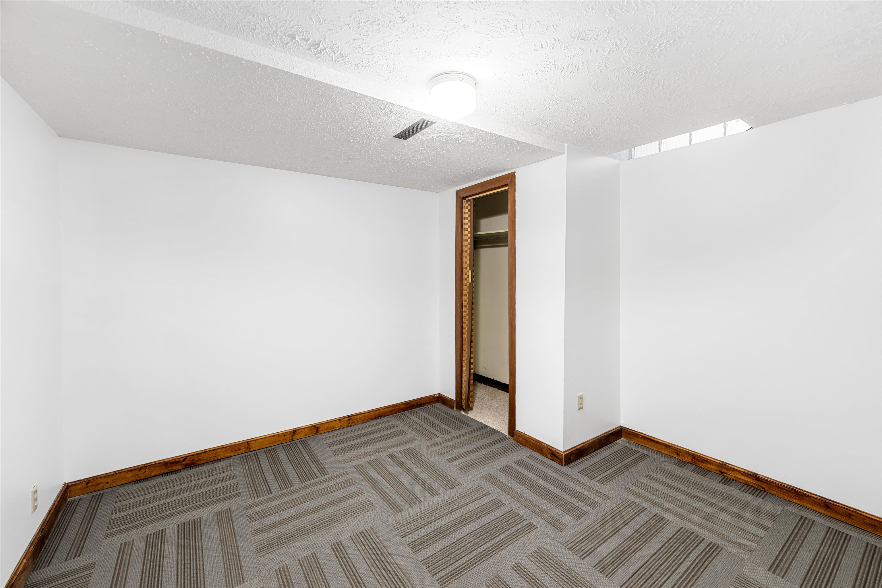 2015 Roach St, Salina, Kansas image 14