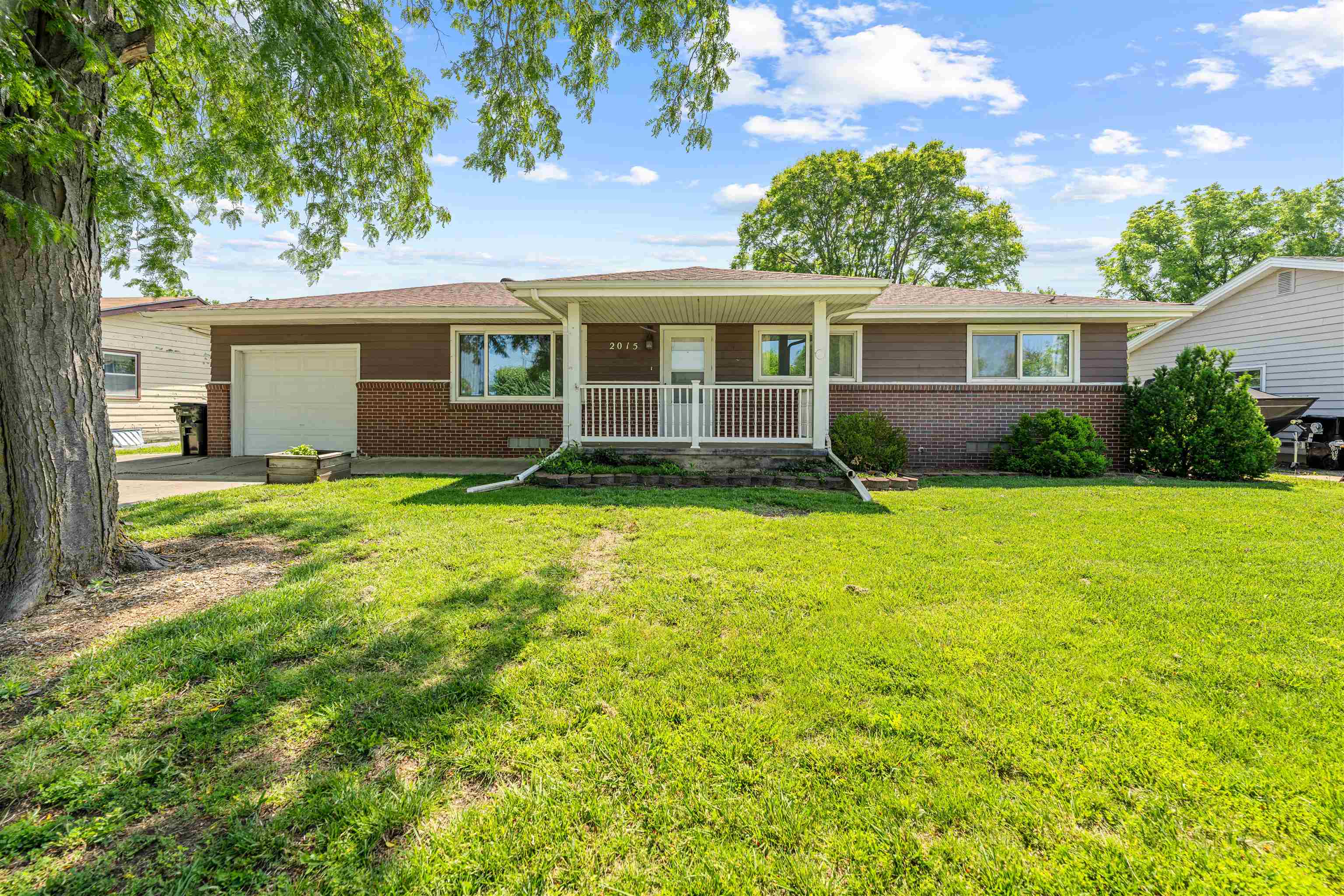 2015 Roach St, Salina, Kansas image 1