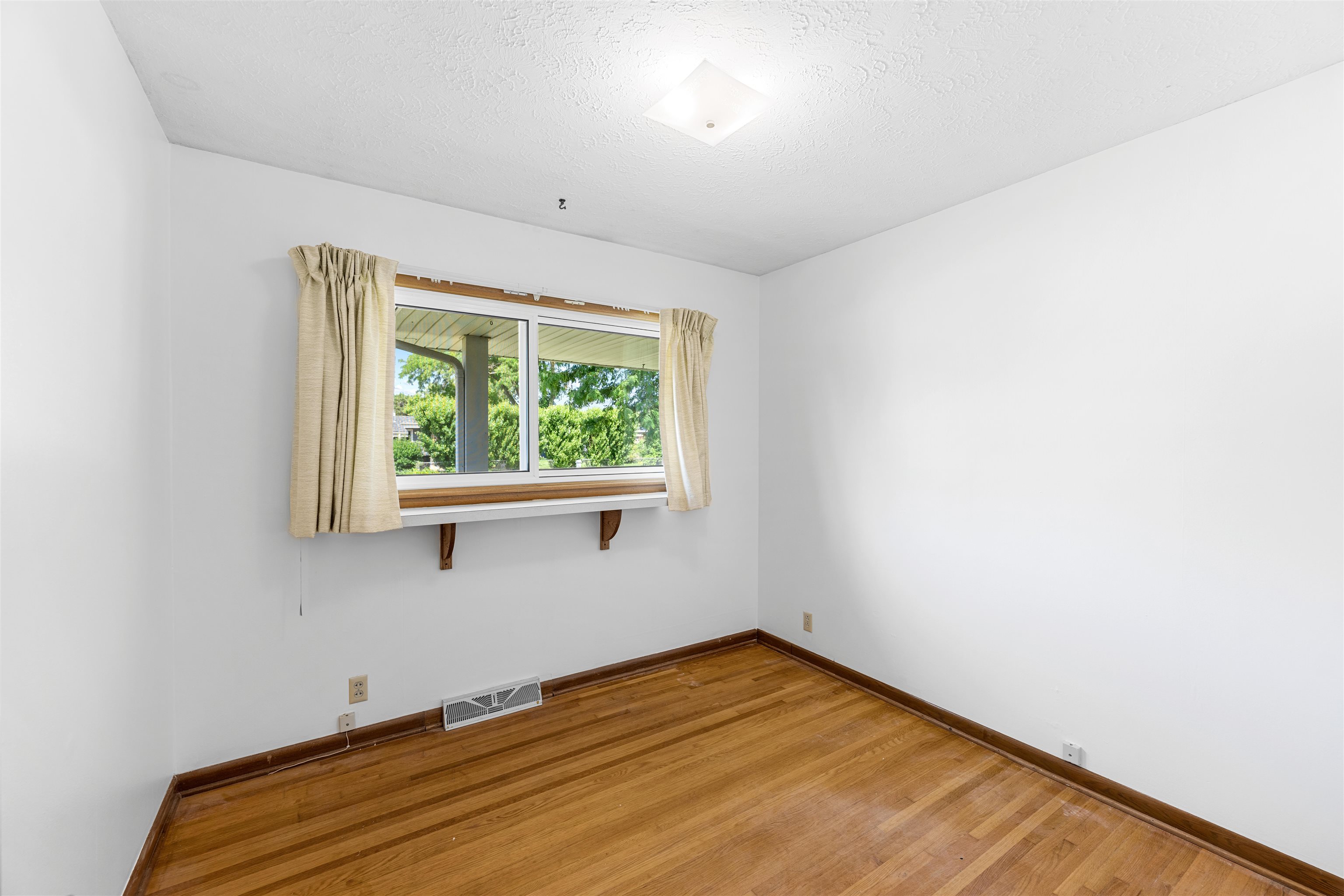 2015 Roach St, Salina, Kansas image 10