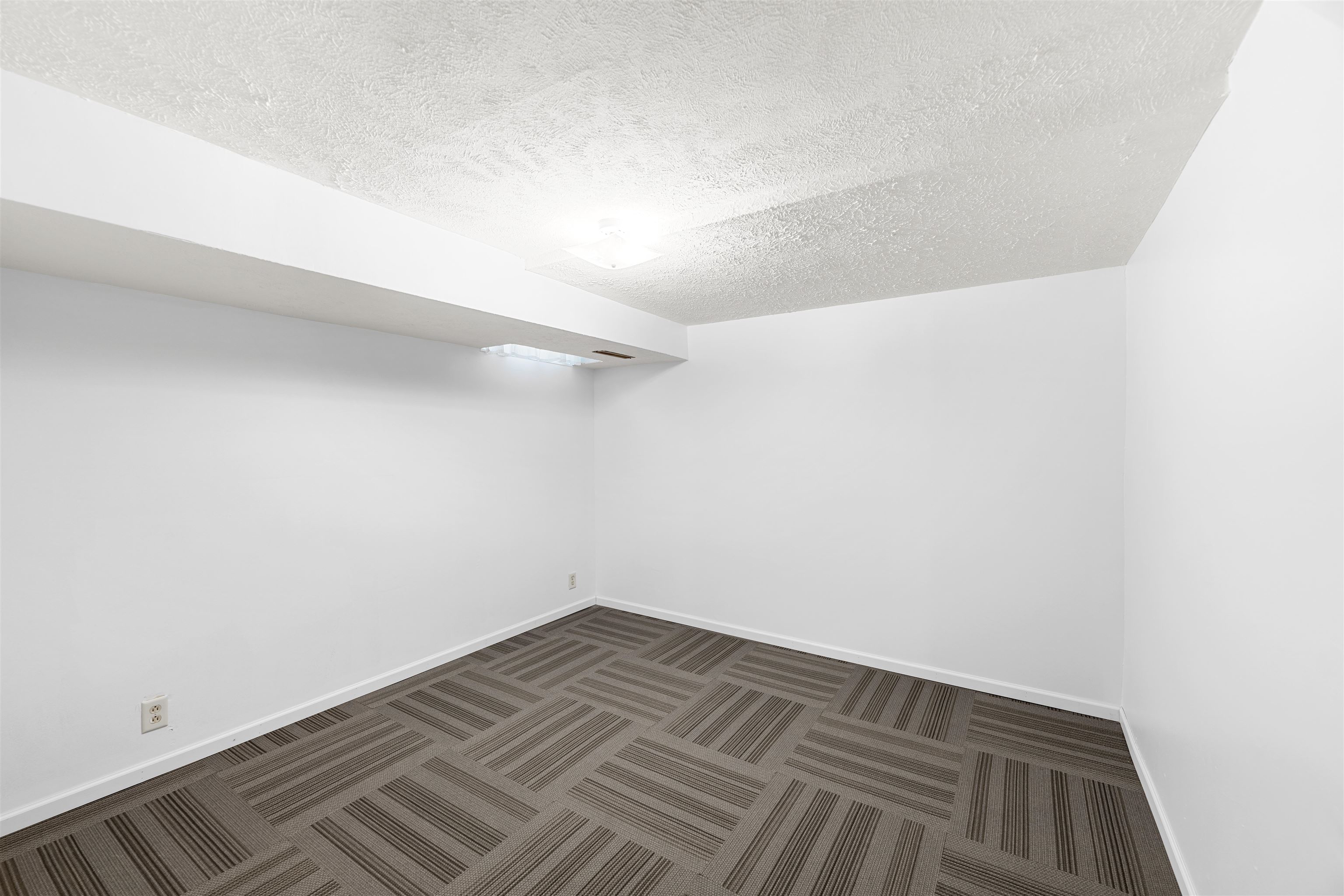 2015 Roach St, Salina, Kansas image 15