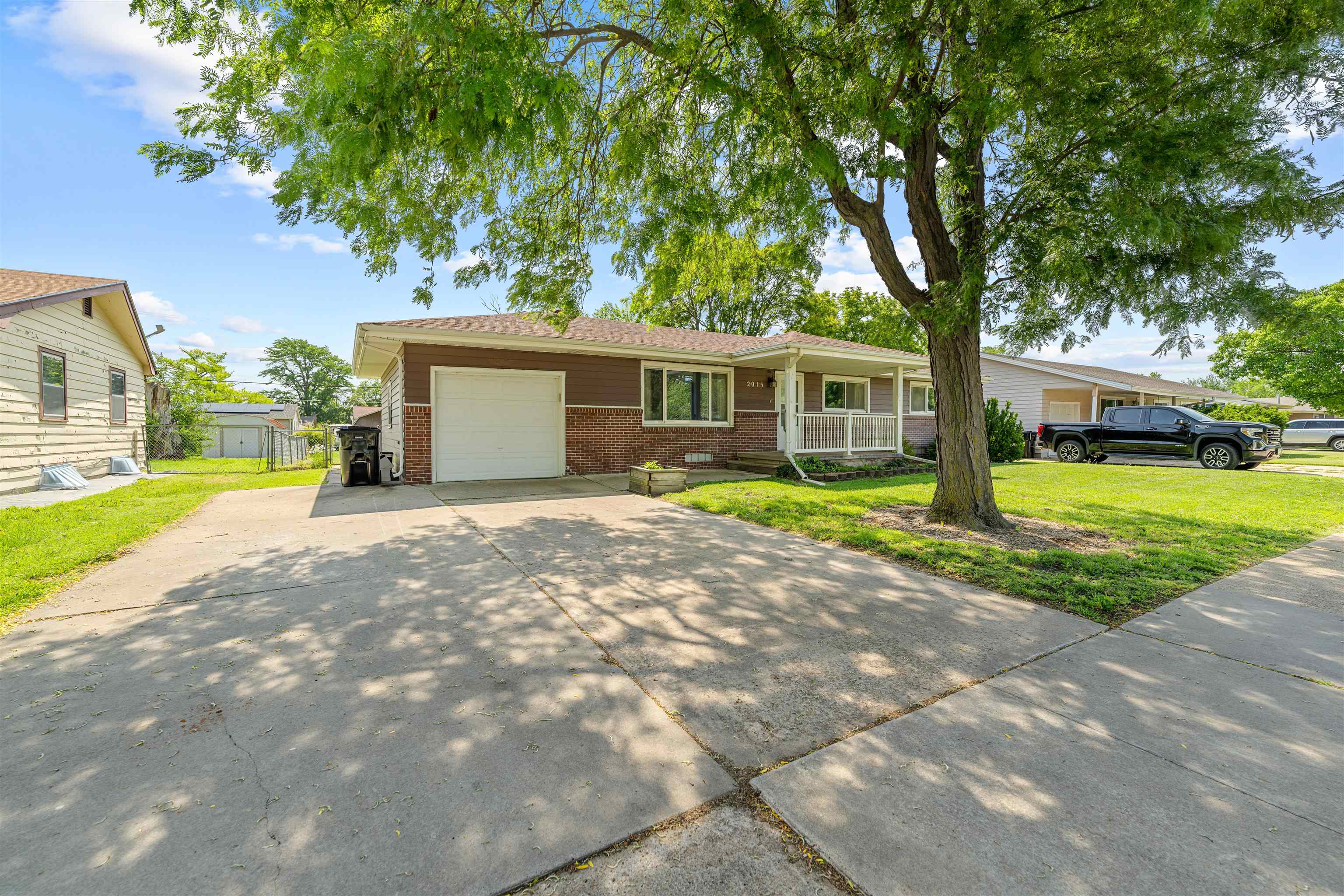 2015 Roach St, Salina, Kansas image 2