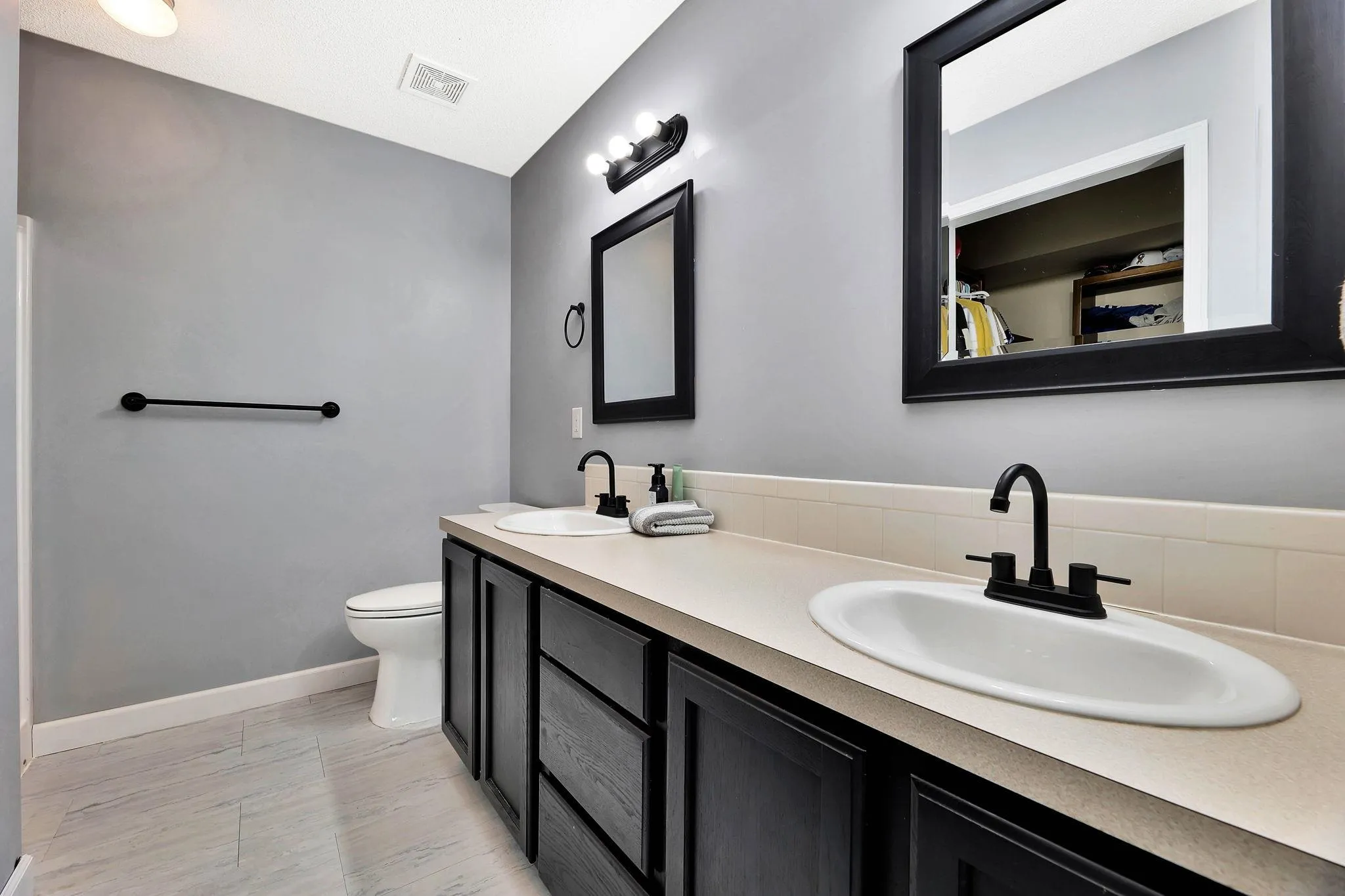 Derby, Kansas 67037, United States, 4 Bedrooms Bedrooms, ,3 BathroomsBathrooms,Residential,Pending,822