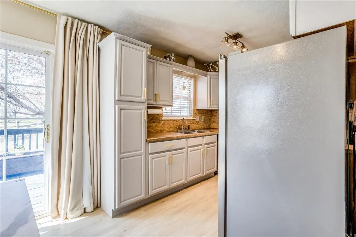 Wichita, Kansas 67212, United States, 2 Bedrooms Bedrooms, ,2 BathroomsBathrooms,Residential,Pending,94584