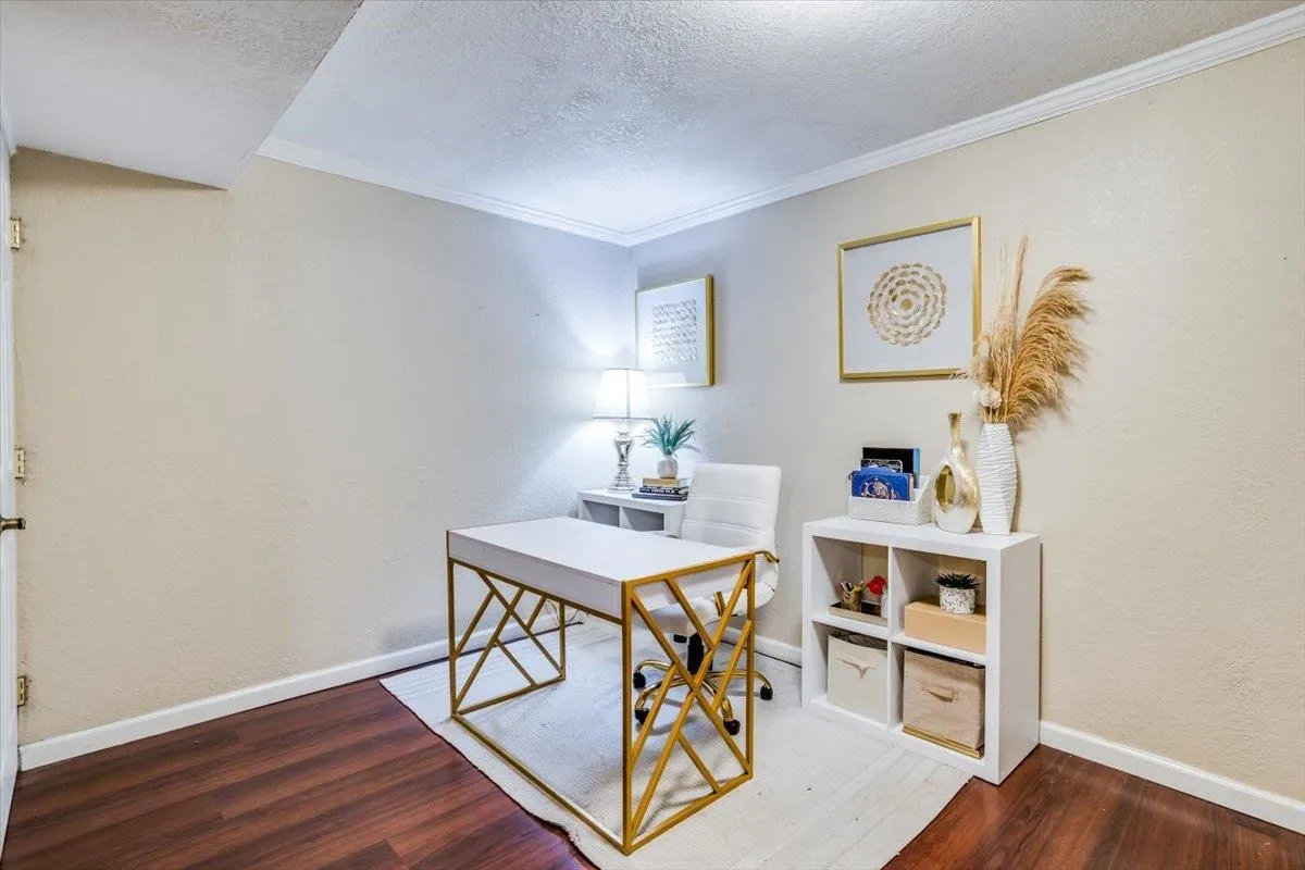 Wichita, Kansas 67212, United States, 2 Bedrooms Bedrooms, ,2 BathroomsBathrooms,Residential,Pending,94584