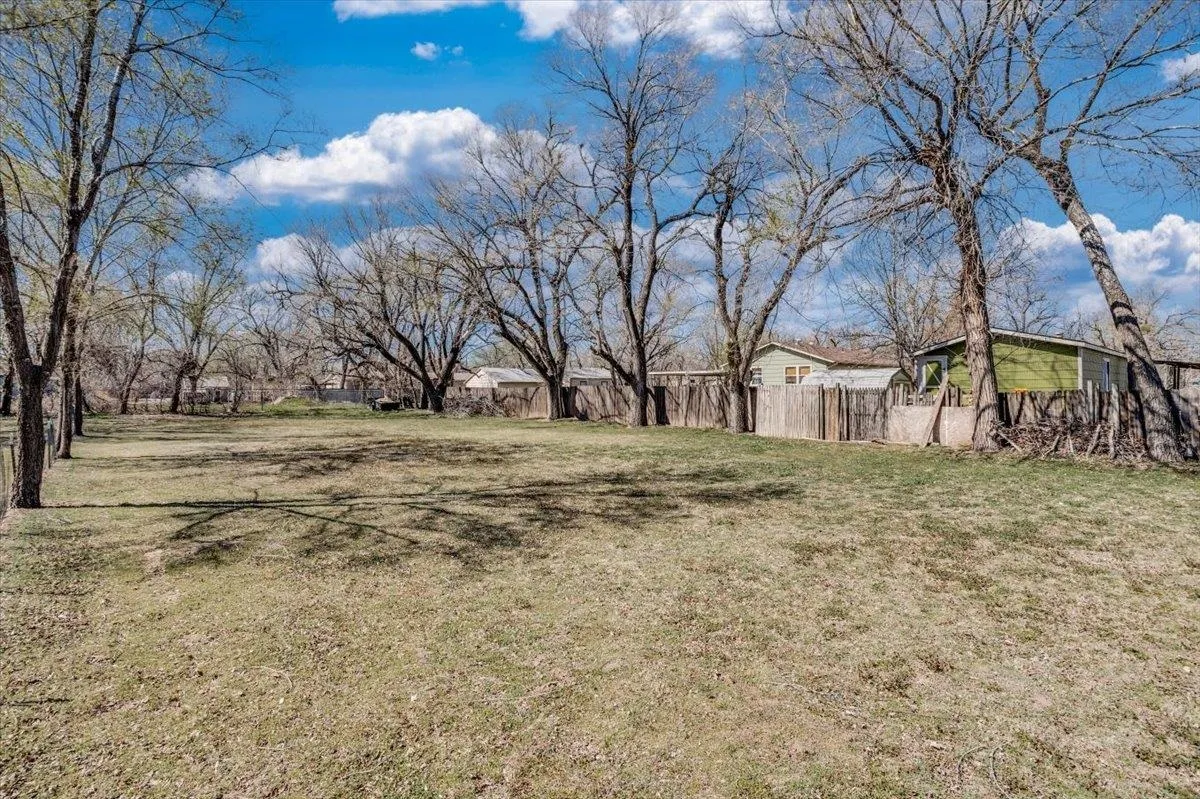 Wichita, Kansas 67212, United States, 2 Bedrooms Bedrooms, ,2 BathroomsBathrooms,Residential,Pending,94584