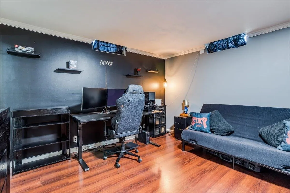 Wichita, Kansas 67212, United States, 2 Bedrooms Bedrooms, ,2 BathroomsBathrooms,Residential,Pending,94584